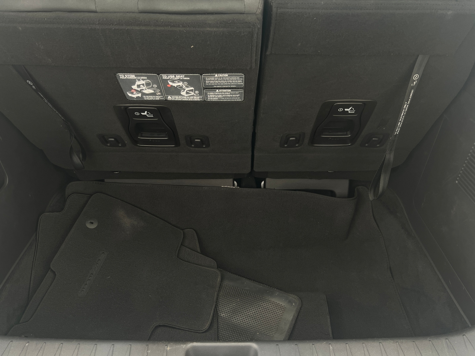 Thumbnail: 2022 Kia Carnival - 7