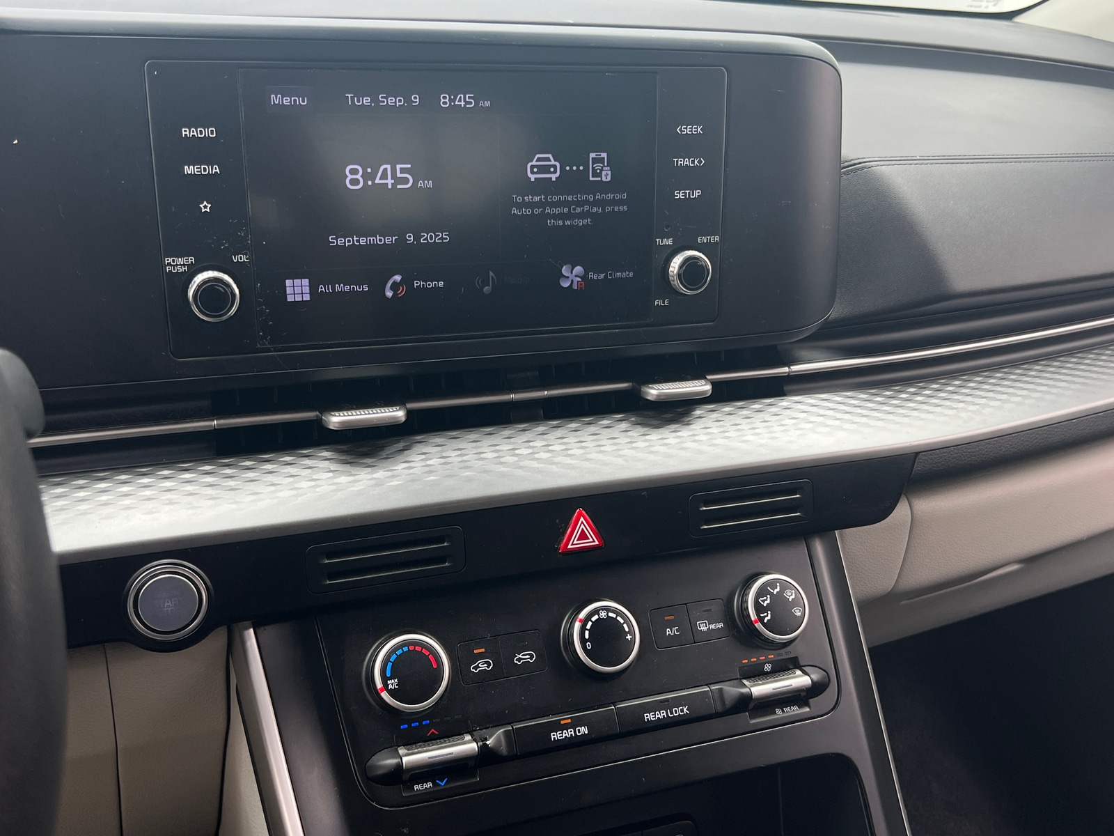 Thumbnail: 2022 Kia Carnival - 4
