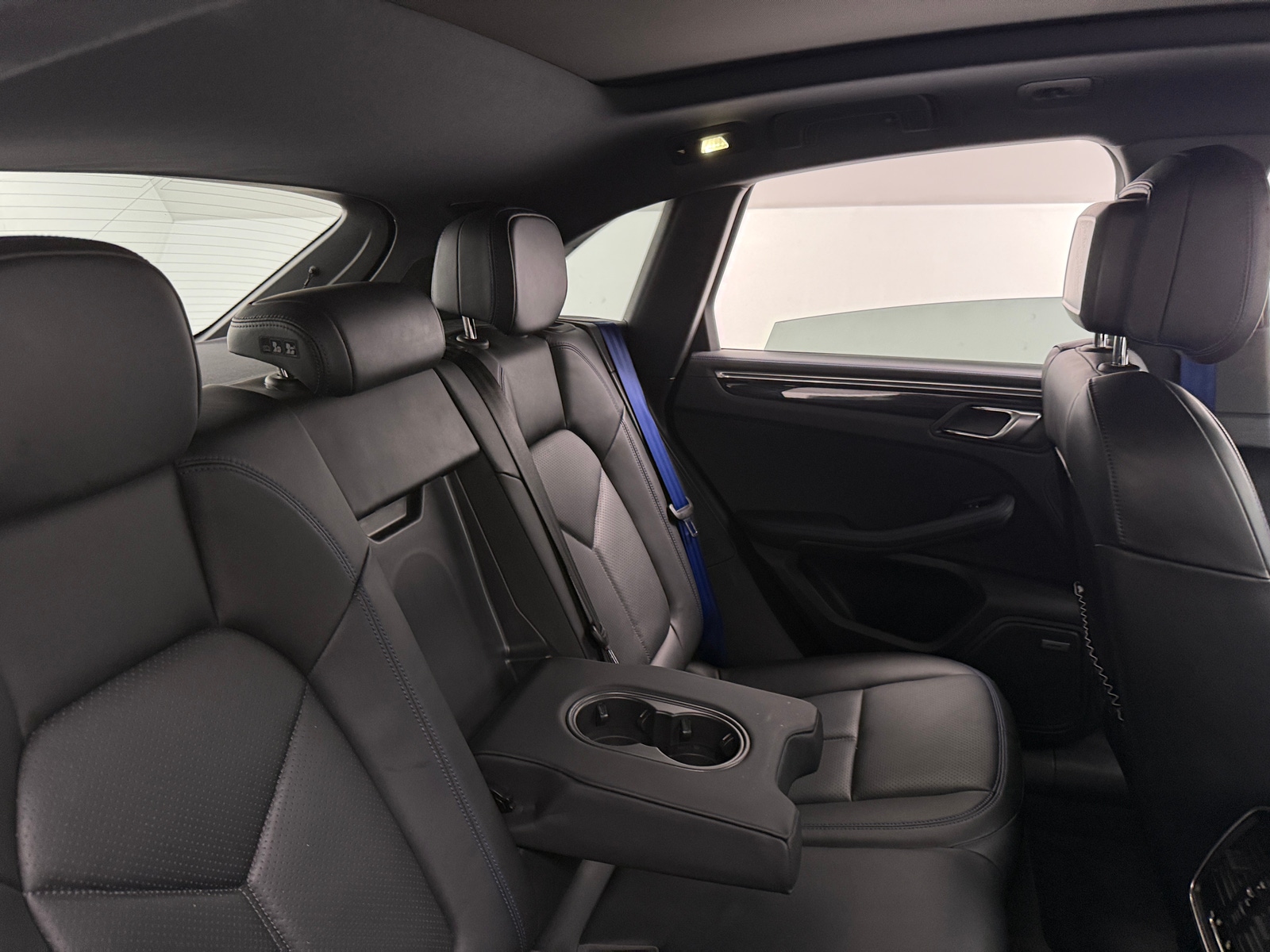 Thumbnail: 2023 Porsche Macan - 5