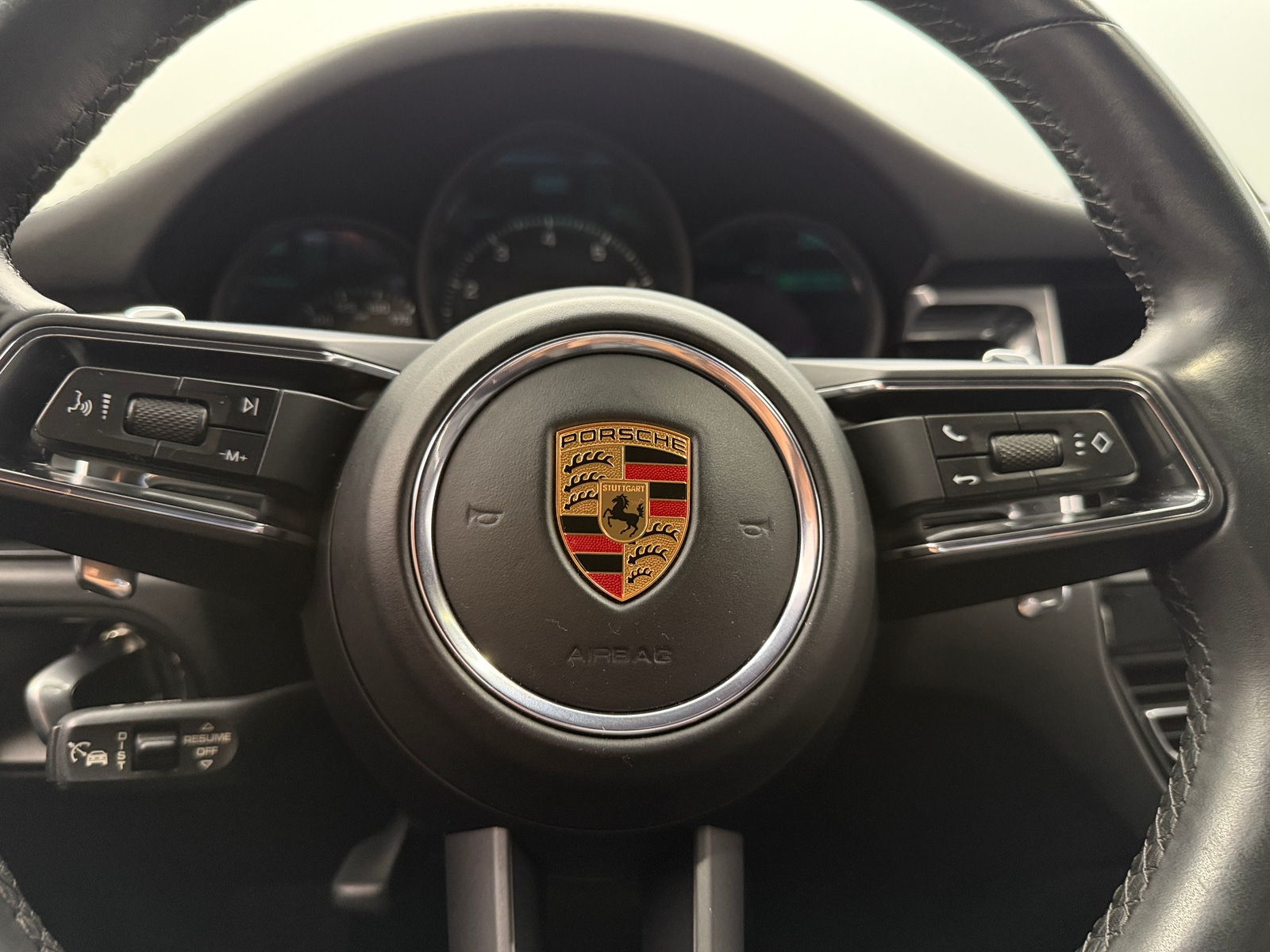 Thumbnail: 2023 Porsche Macan - 4