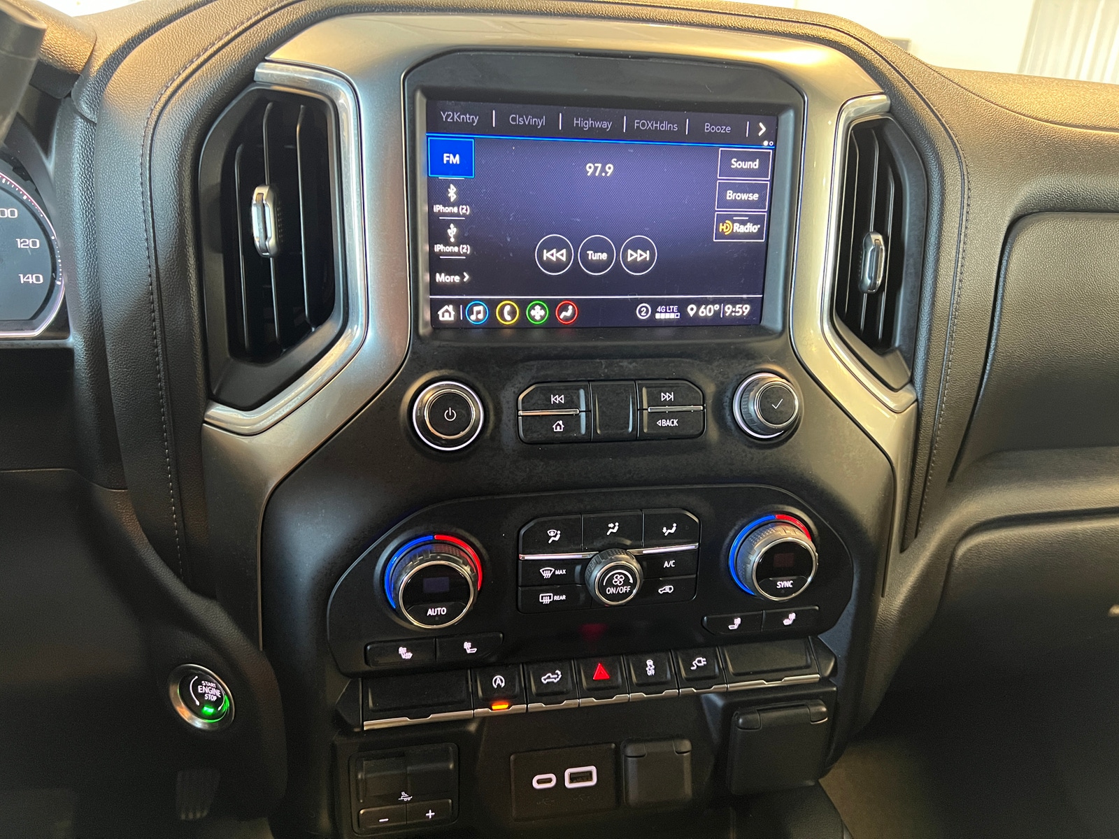 Thumbnail: 2020 Chevrolet Silverado 1500 - 4
