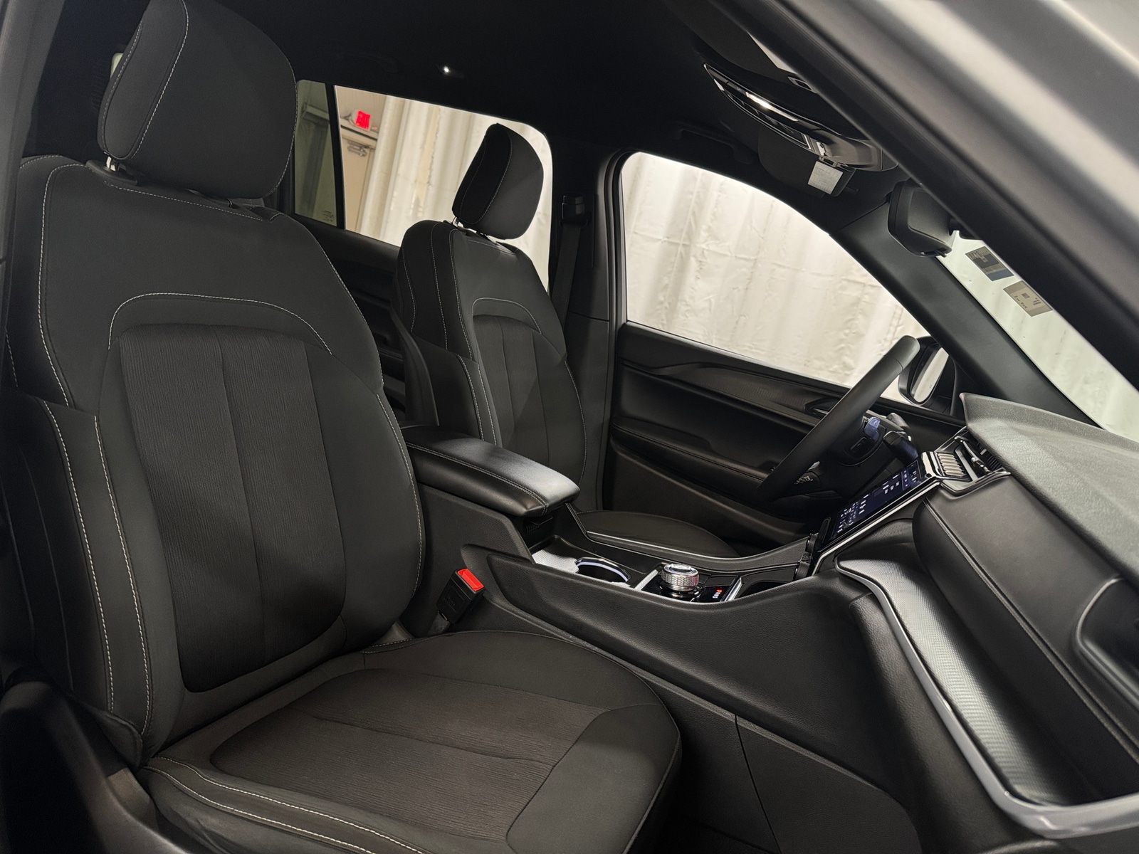 Thumbnail: 2024 Jeep Grand Cherokee L - 2