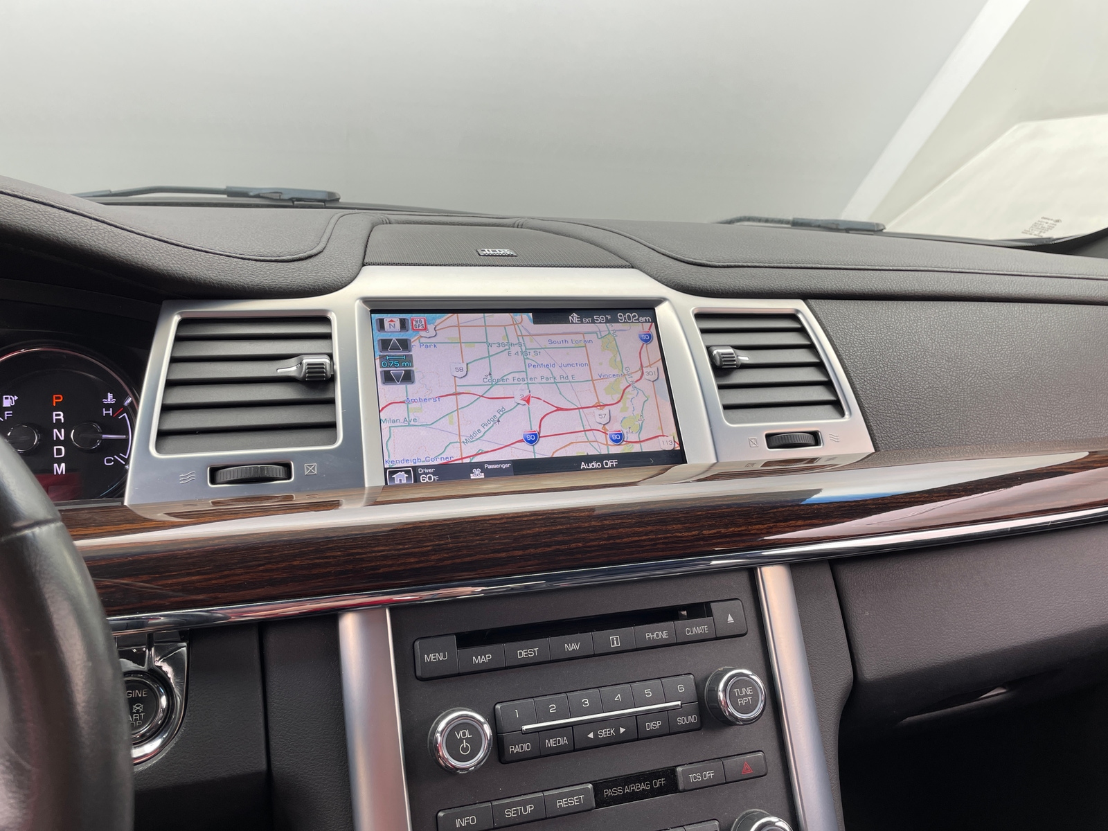 Thumbnail: 2011 Lincoln MKS - 3