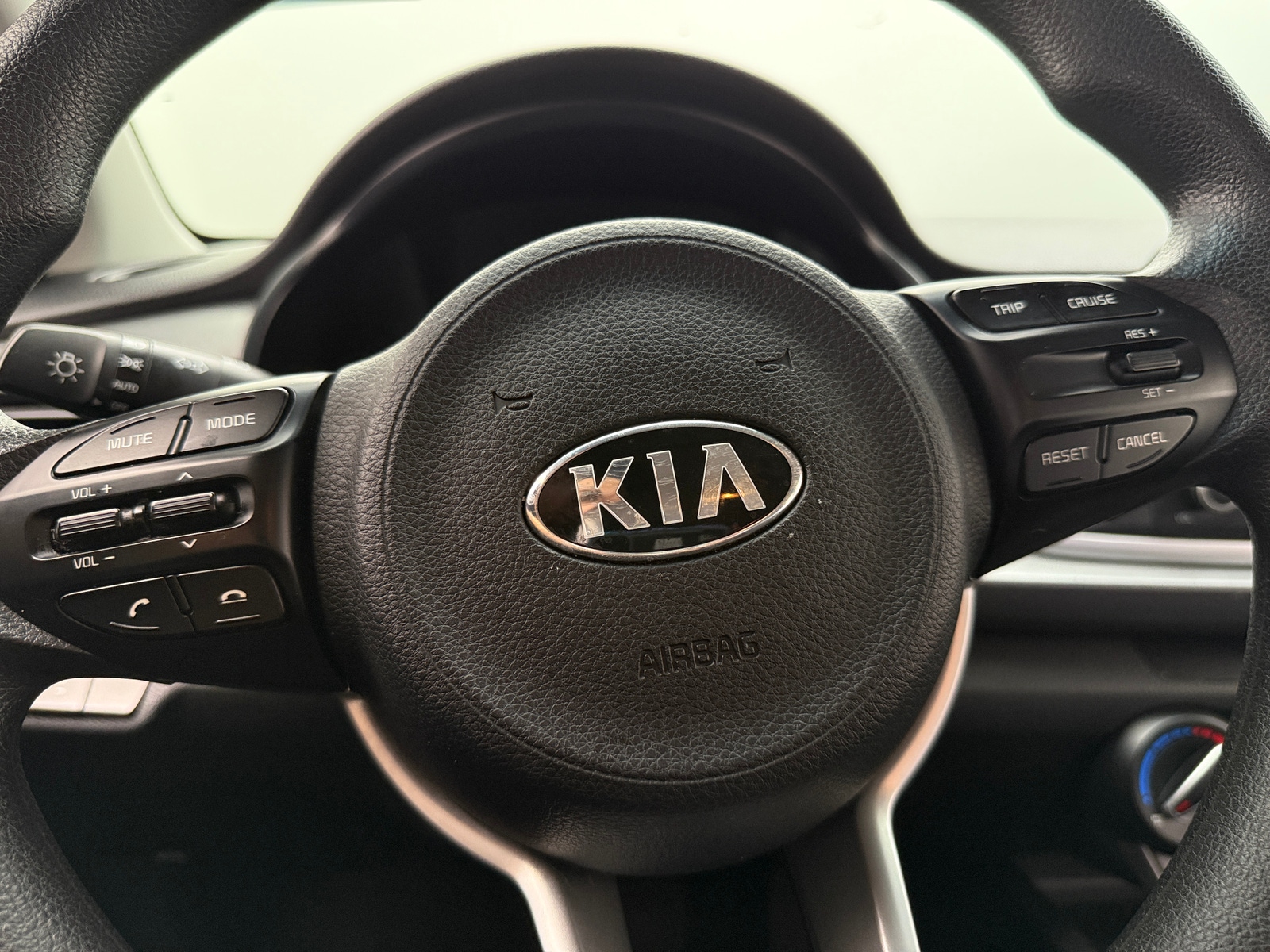 Thumbnail: 2018 Kia Rio - 5