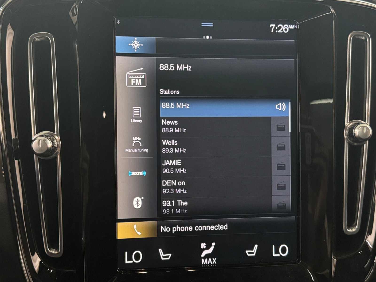 Thumbnail: 2022 Volvo XC40 - 3