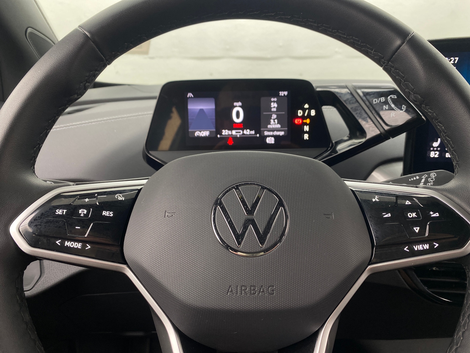 Thumbnail: 2023 Volkswagen ID.4 - 4