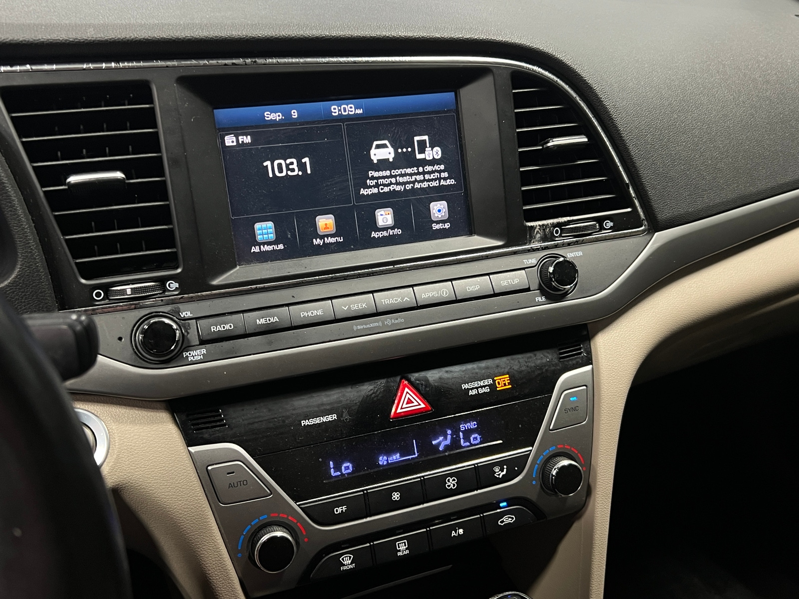 Thumbnail: 2017 Hyundai Elantra - 4