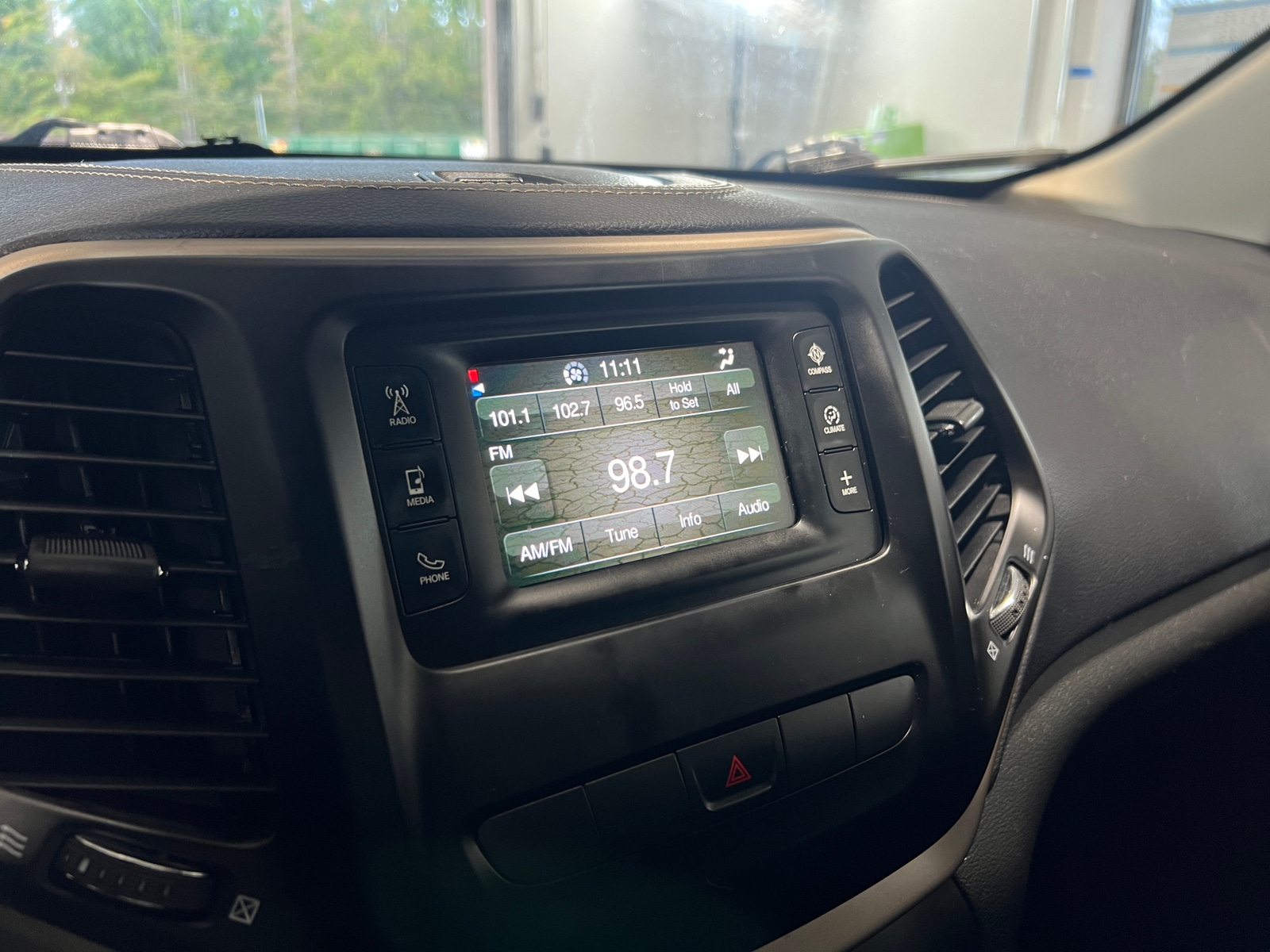 Thumbnail: 2015 Jeep Cherokee - 4