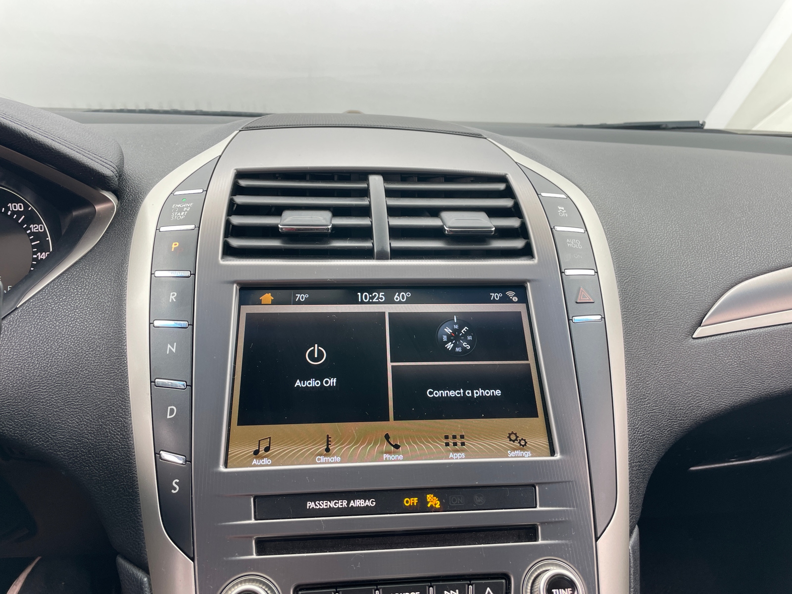 Thumbnail: 2017 Lincoln MKZ - 4