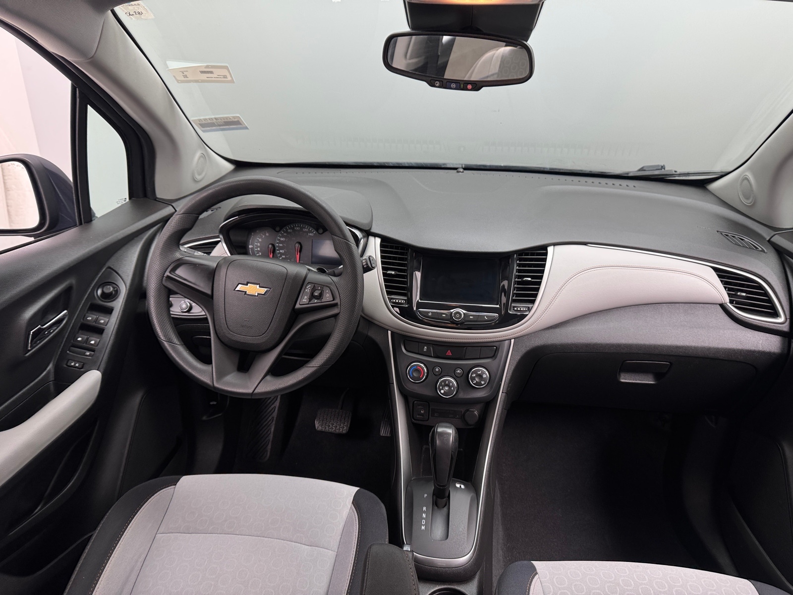 Thumbnail: 2018 Chevrolet Trax - 3