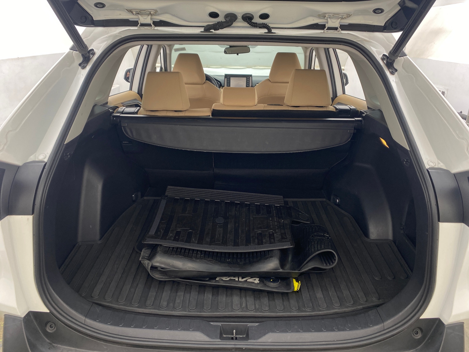 Thumbnail: 2019 Toyota RAV4 - 7