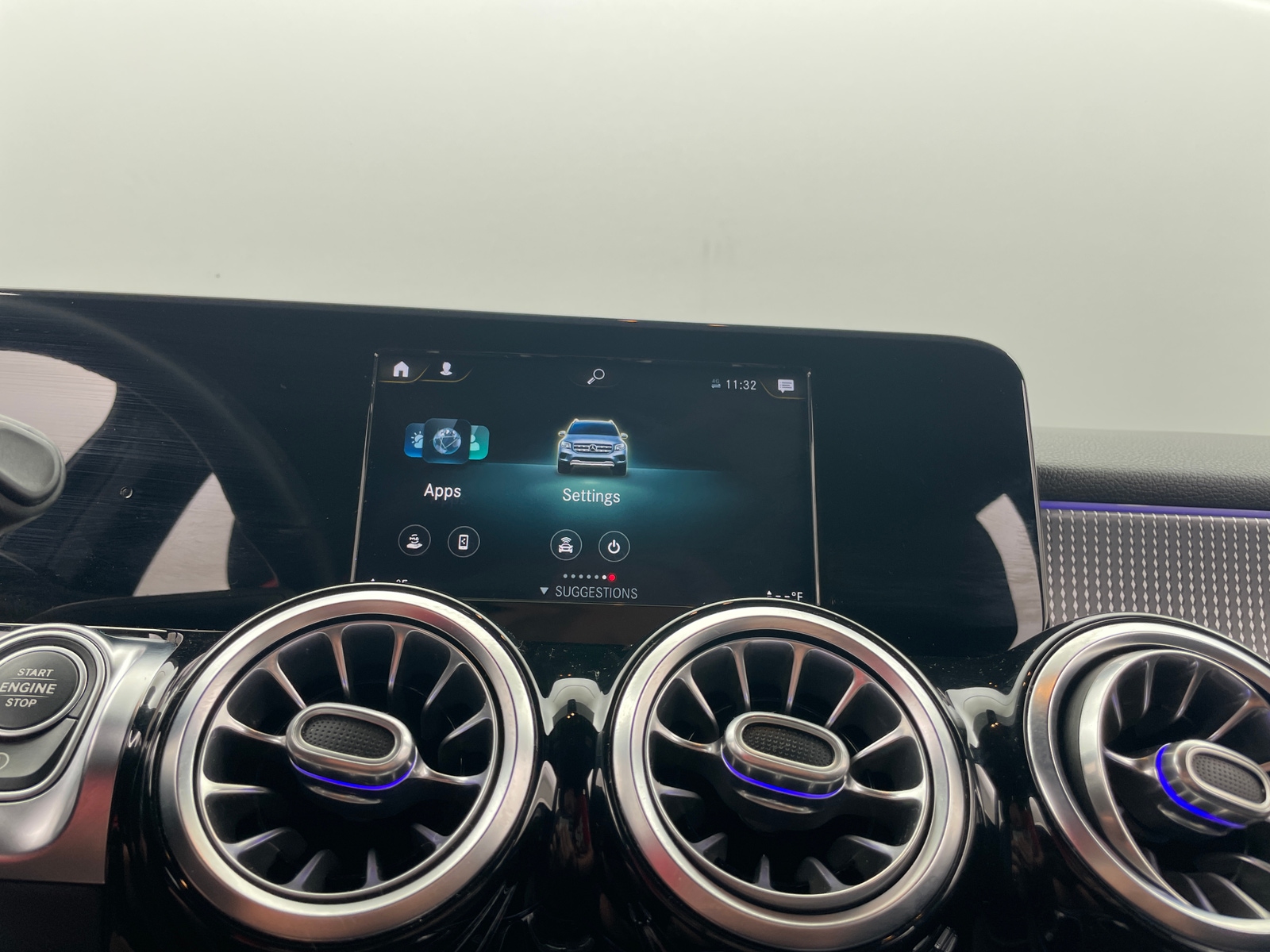 Thumbnail: 2020 Mercedes-Benz GLB - 3