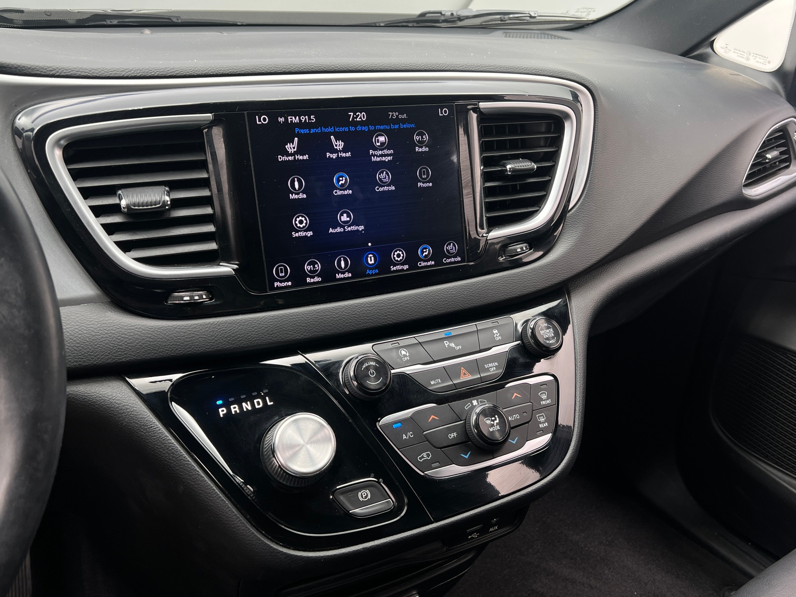 Thumbnail: 2018 Chrysler Pacifica - 3