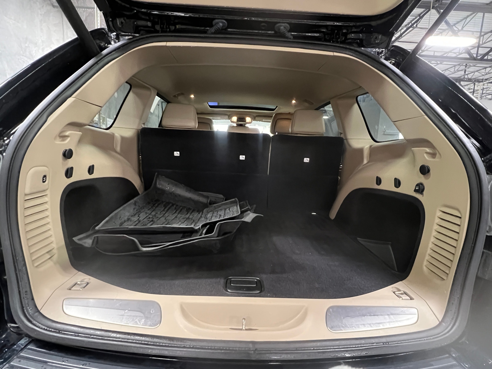 Thumbnail: 2019 Jeep Grand Cherokee - 6
