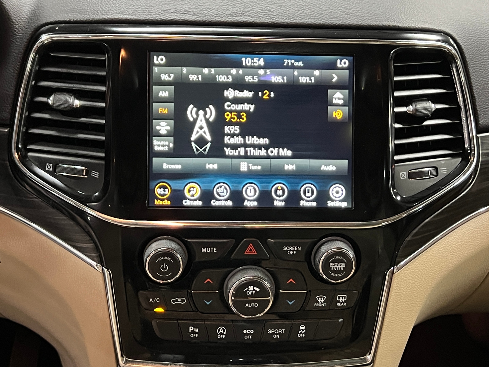 Thumbnail: 2019 Jeep Grand Cherokee - 3
