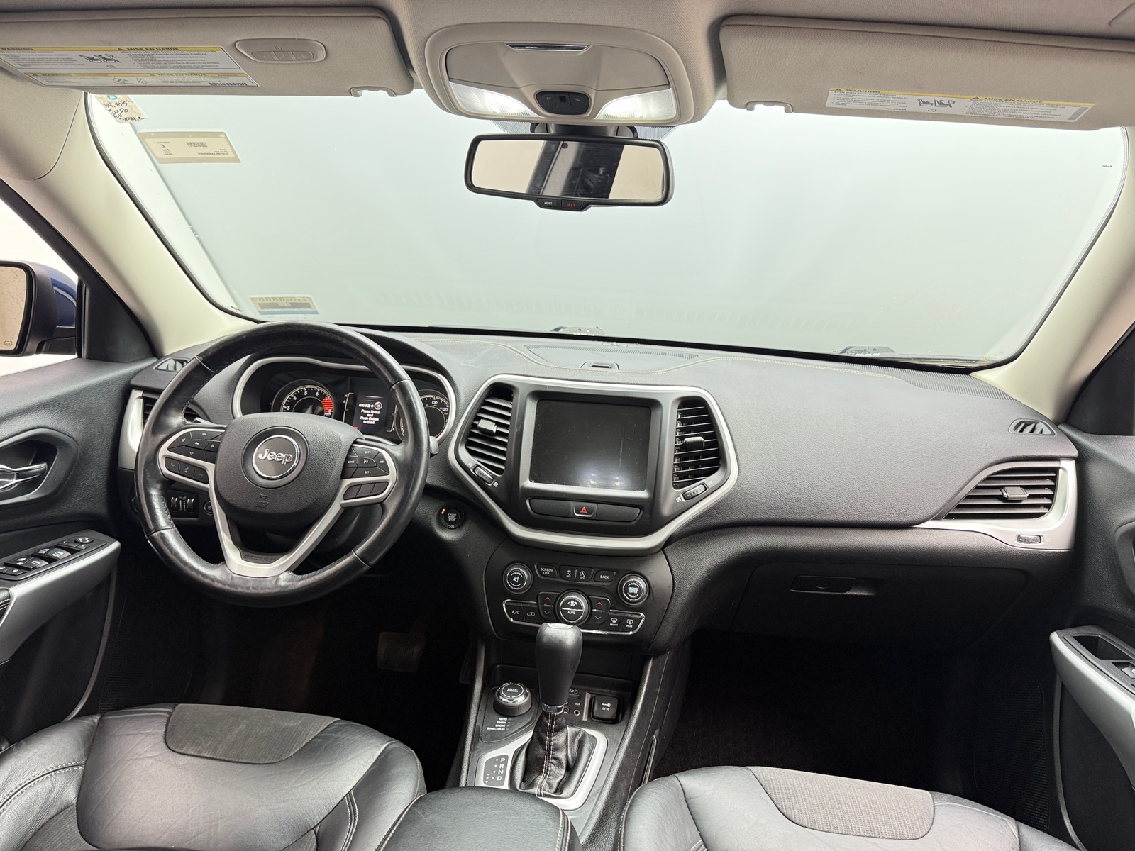 Thumbnail: 2018 Jeep Cherokee - 3