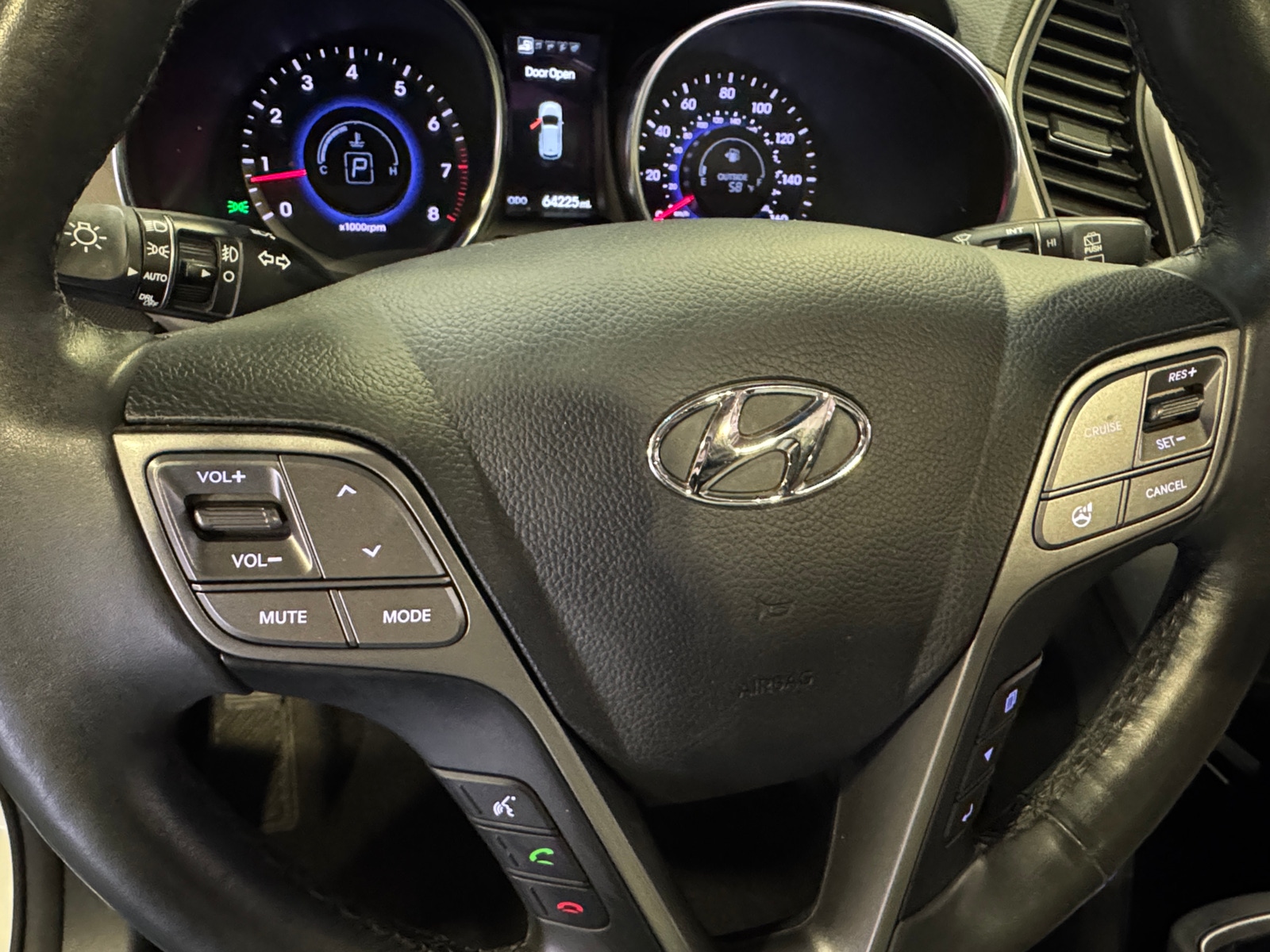 Thumbnail: 2016 Hyundai Santa Fe - 4