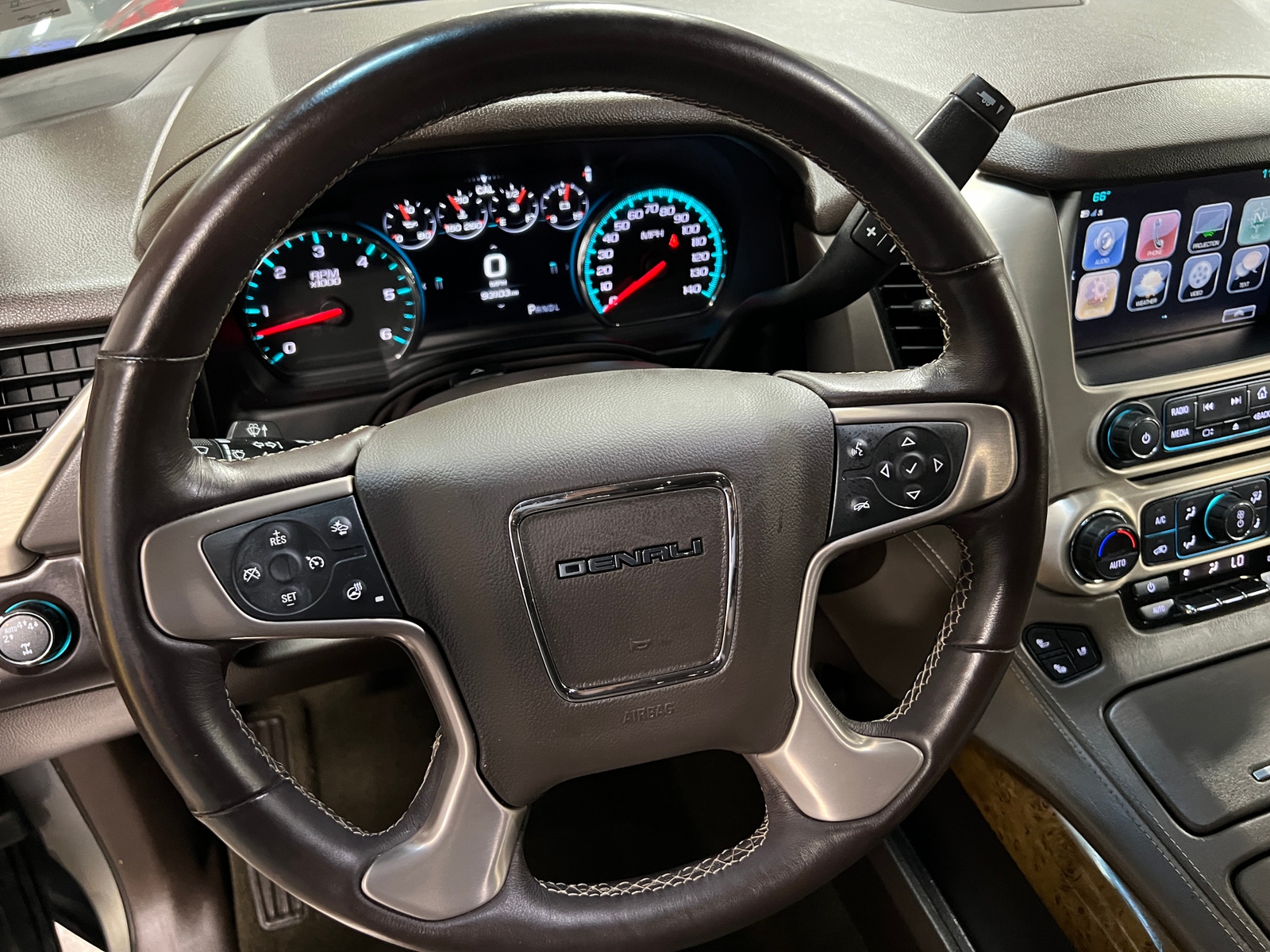 Thumbnail: 2017 GMC Yukon - 4