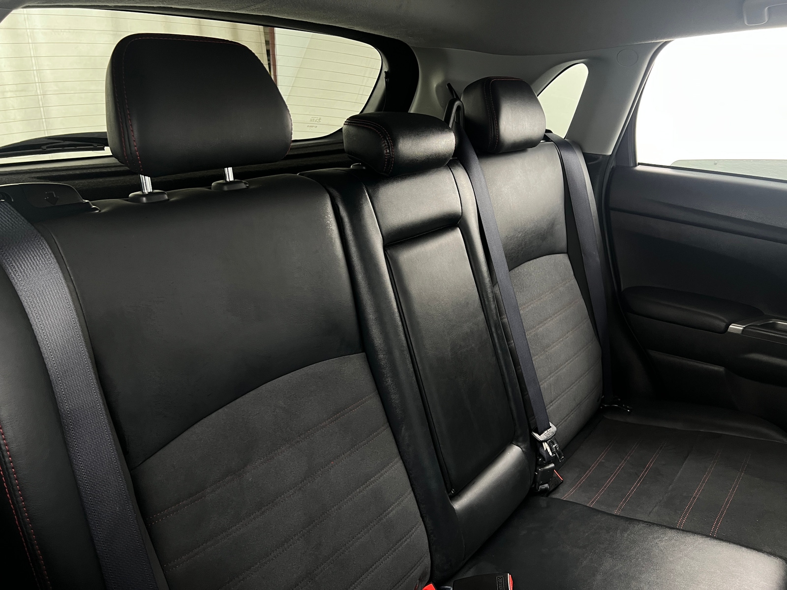 Thumbnail: 2022 Mitsubishi Outlander Sport - 6