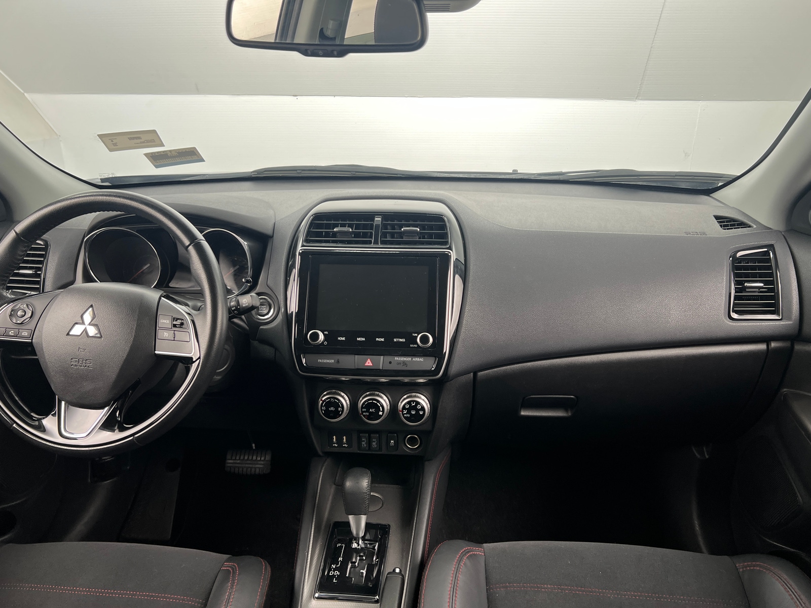 Thumbnail: 2022 Mitsubishi Outlander Sport - 3
