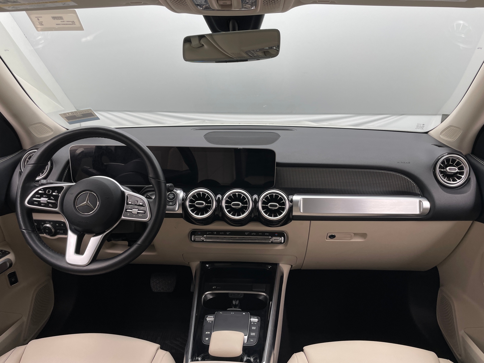 Thumbnail: 2021 Mercedes-Benz GLB - 2