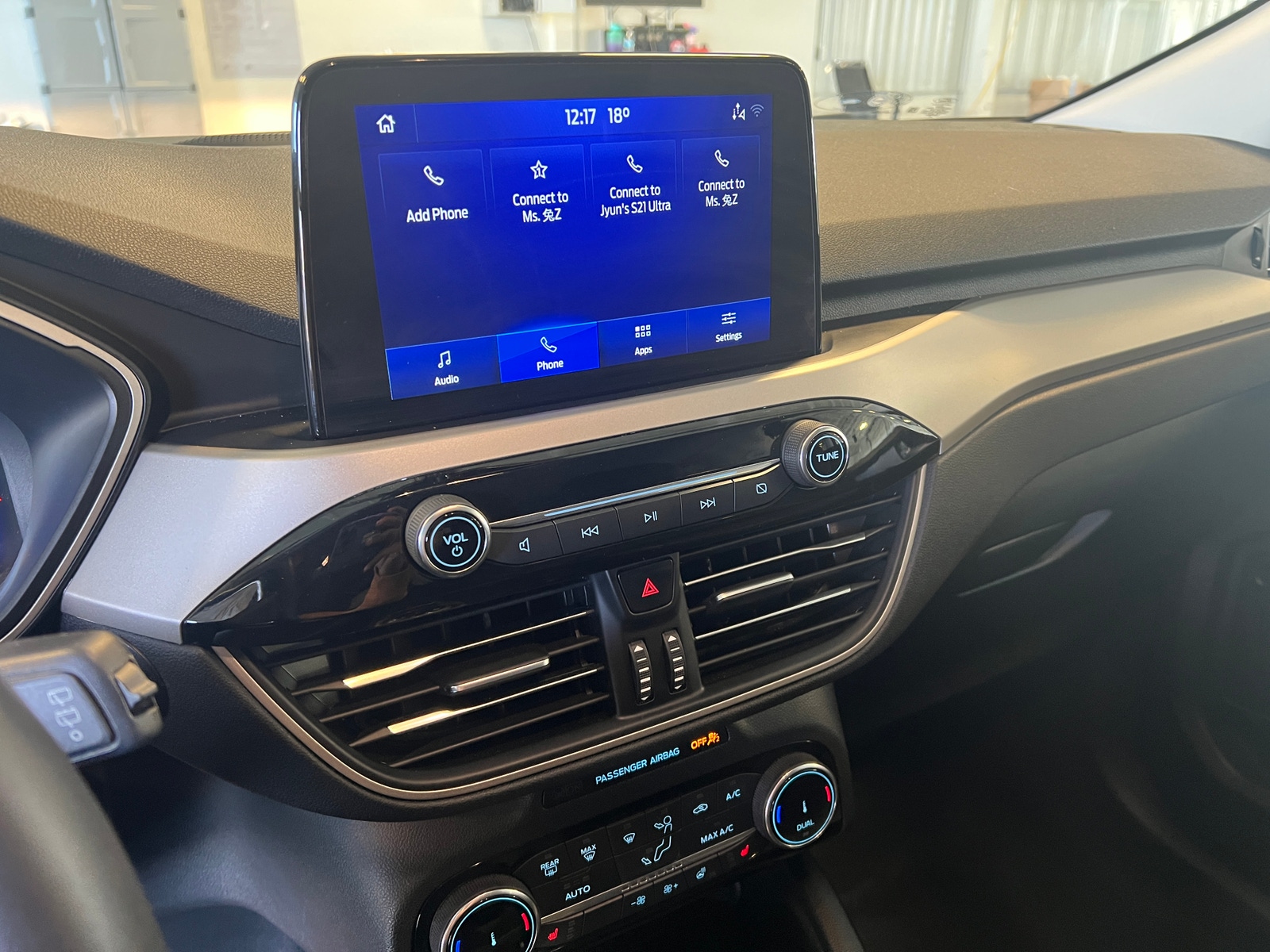 Thumbnail: 2022 Ford Escape - 3