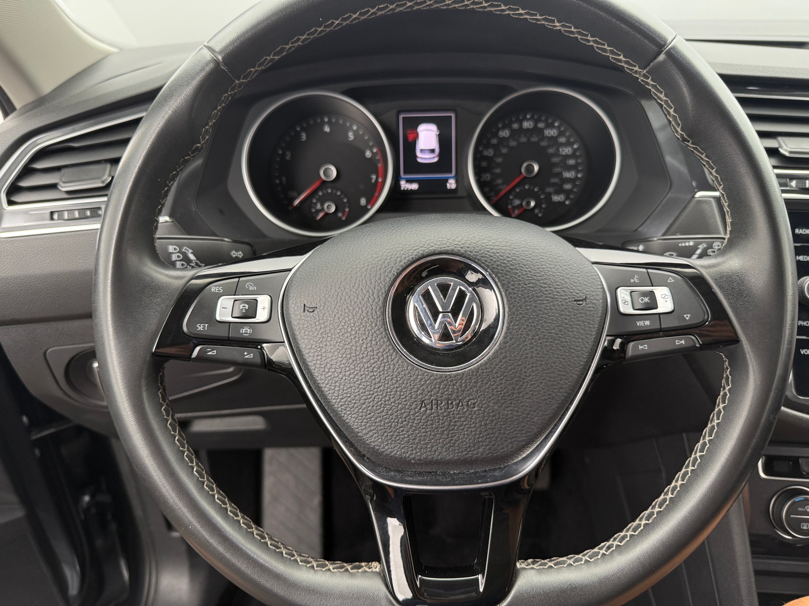 Thumbnail: 2021 Volkswagen Tiguan - 4