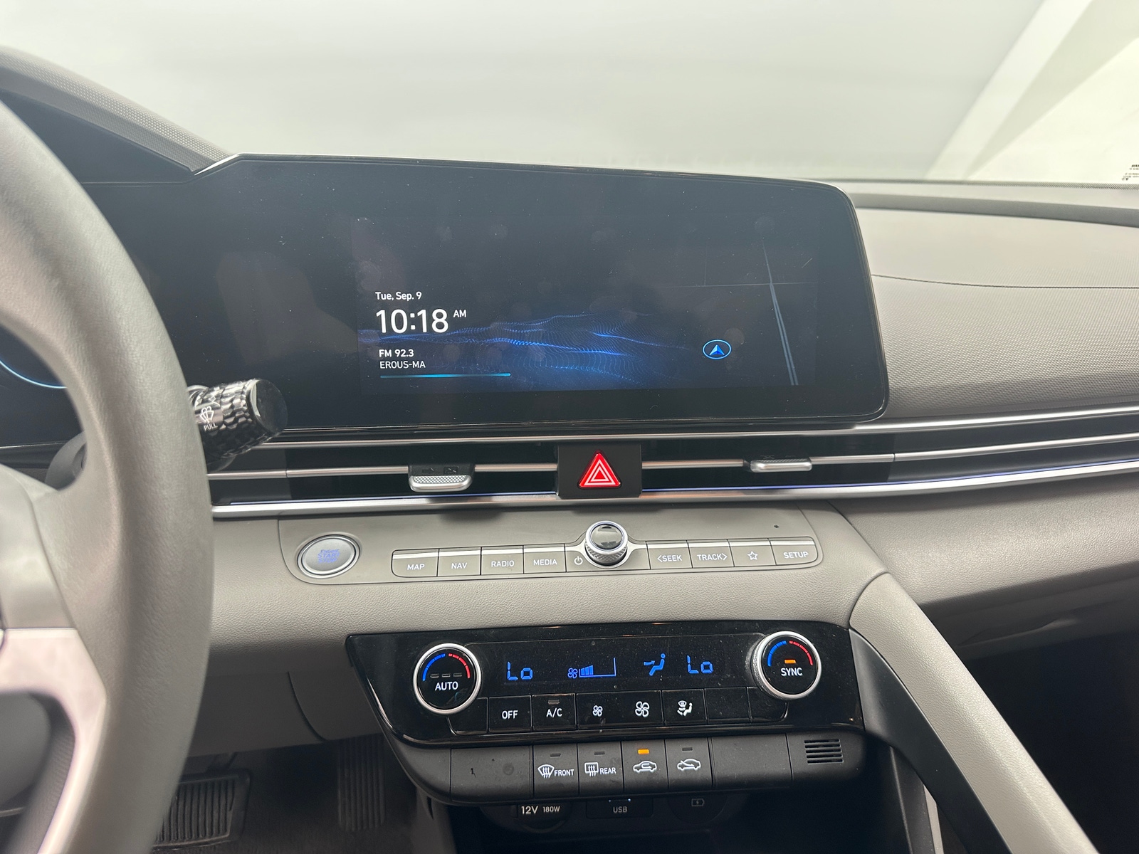 Thumbnail: 2024 Hyundai Elantra - 4