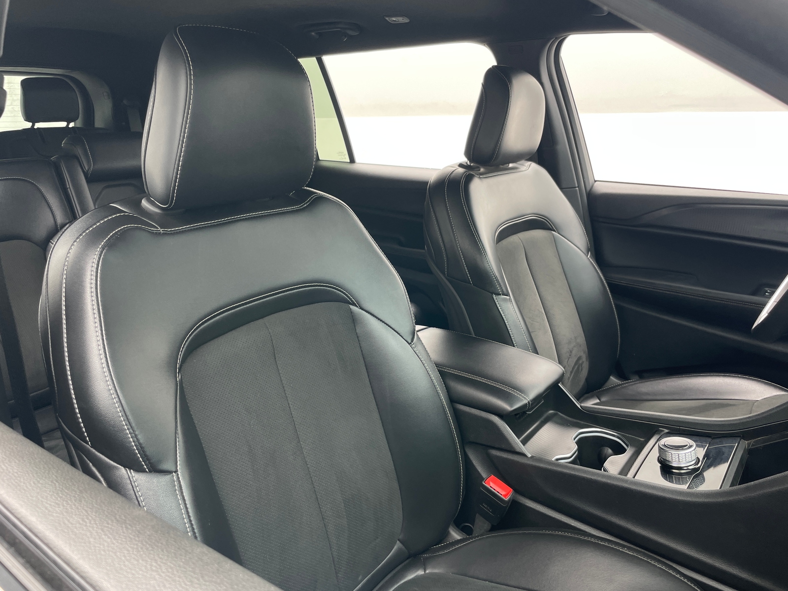 Thumbnail: 2024 Jeep Grand Cherokee L - 2
