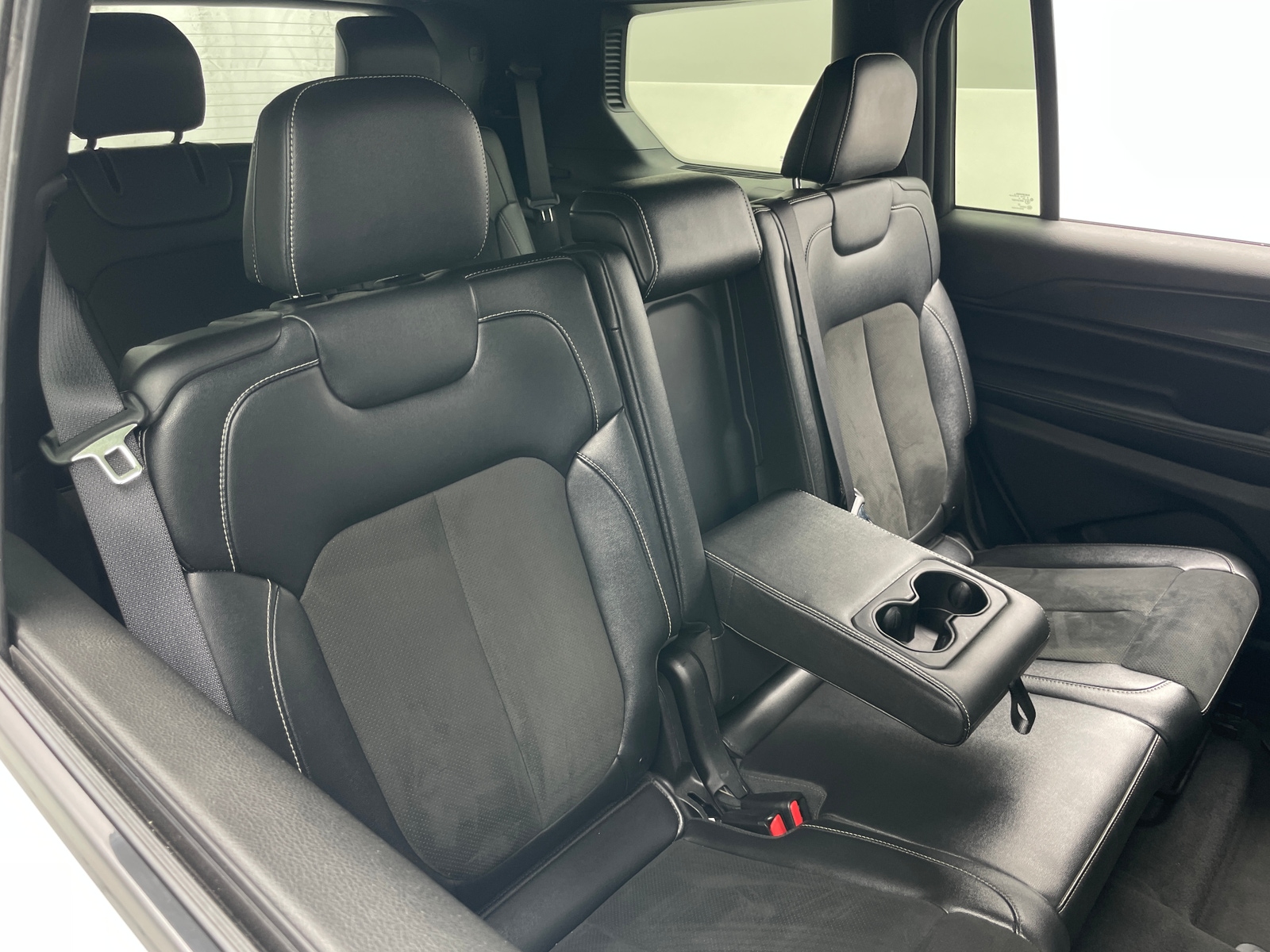 Thumbnail: 2024 Jeep Grand Cherokee L - 6
