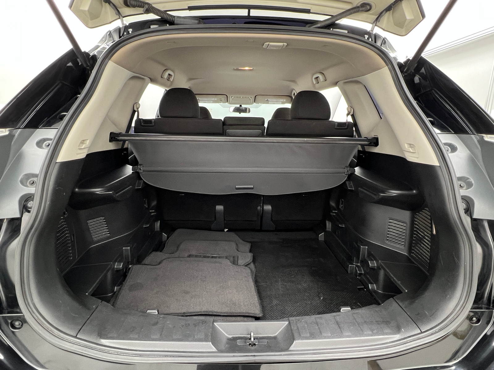 Thumbnail: 2016 Nissan Rogue - 7