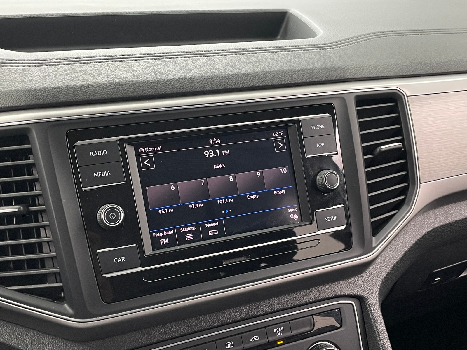Thumbnail: 2019 Volkswagen Atlas - 4
