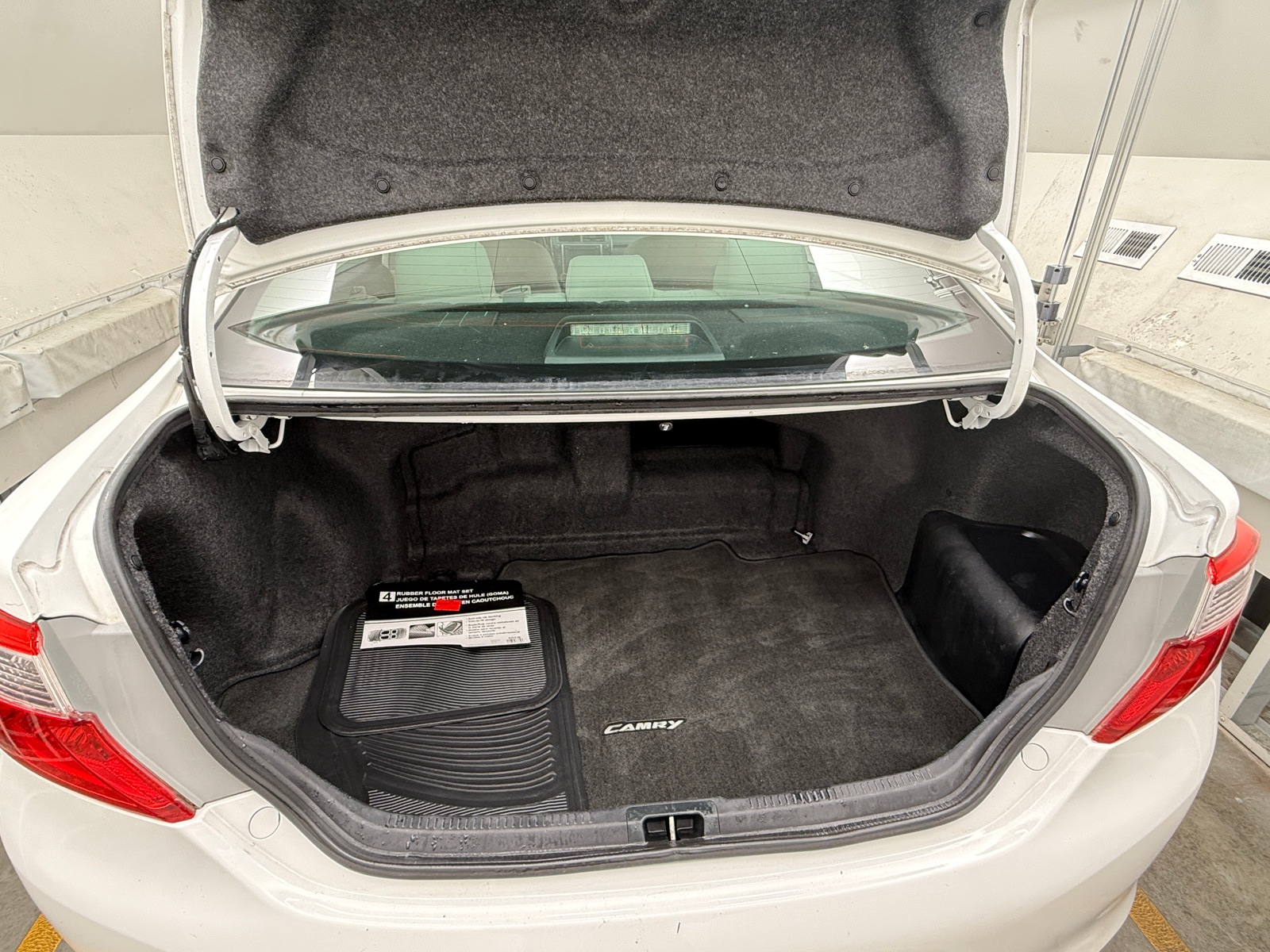 Thumbnail: 2014 Toyota Camry - 7