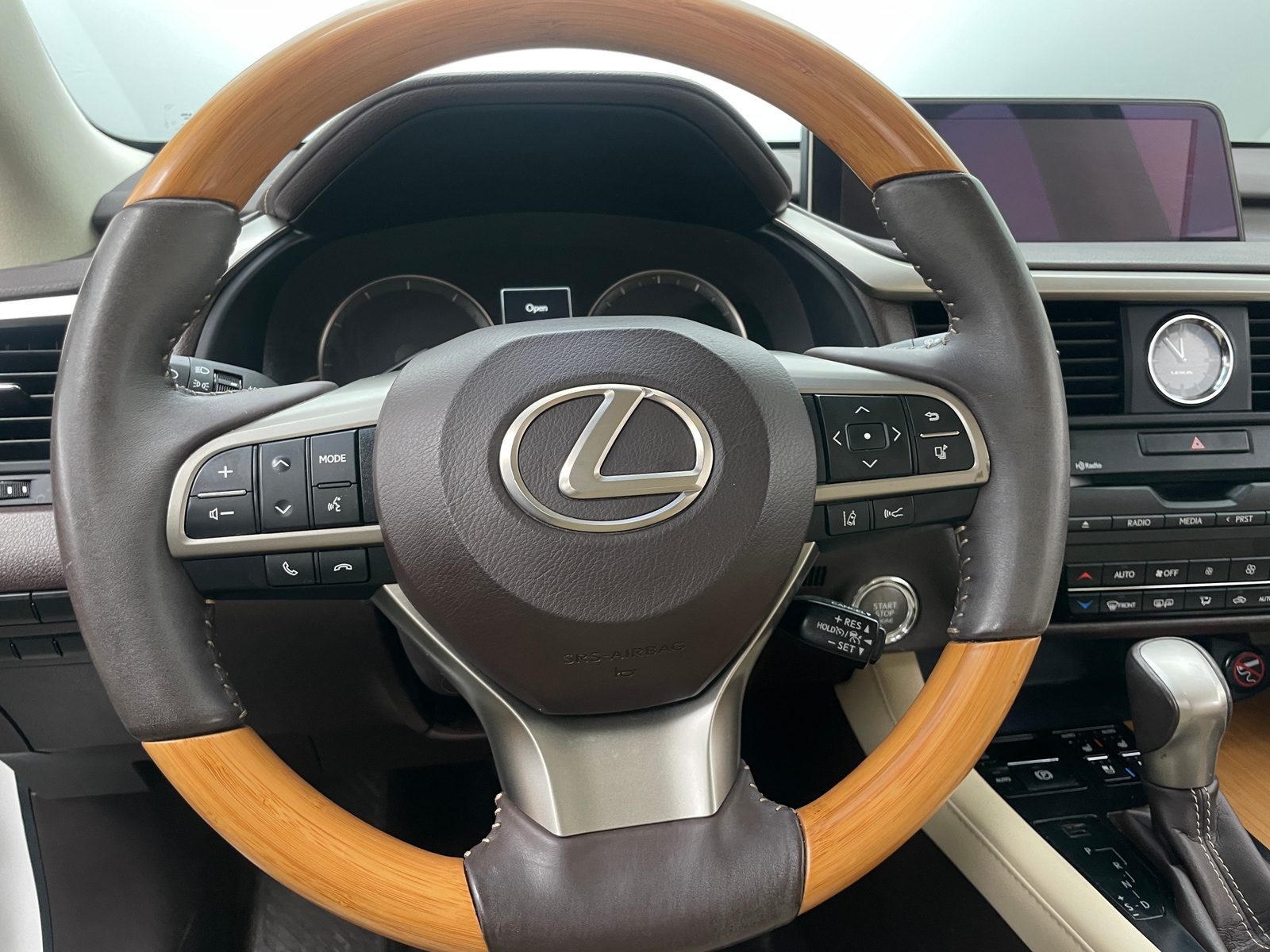 Thumbnail: 2017 Lexus RX - 4