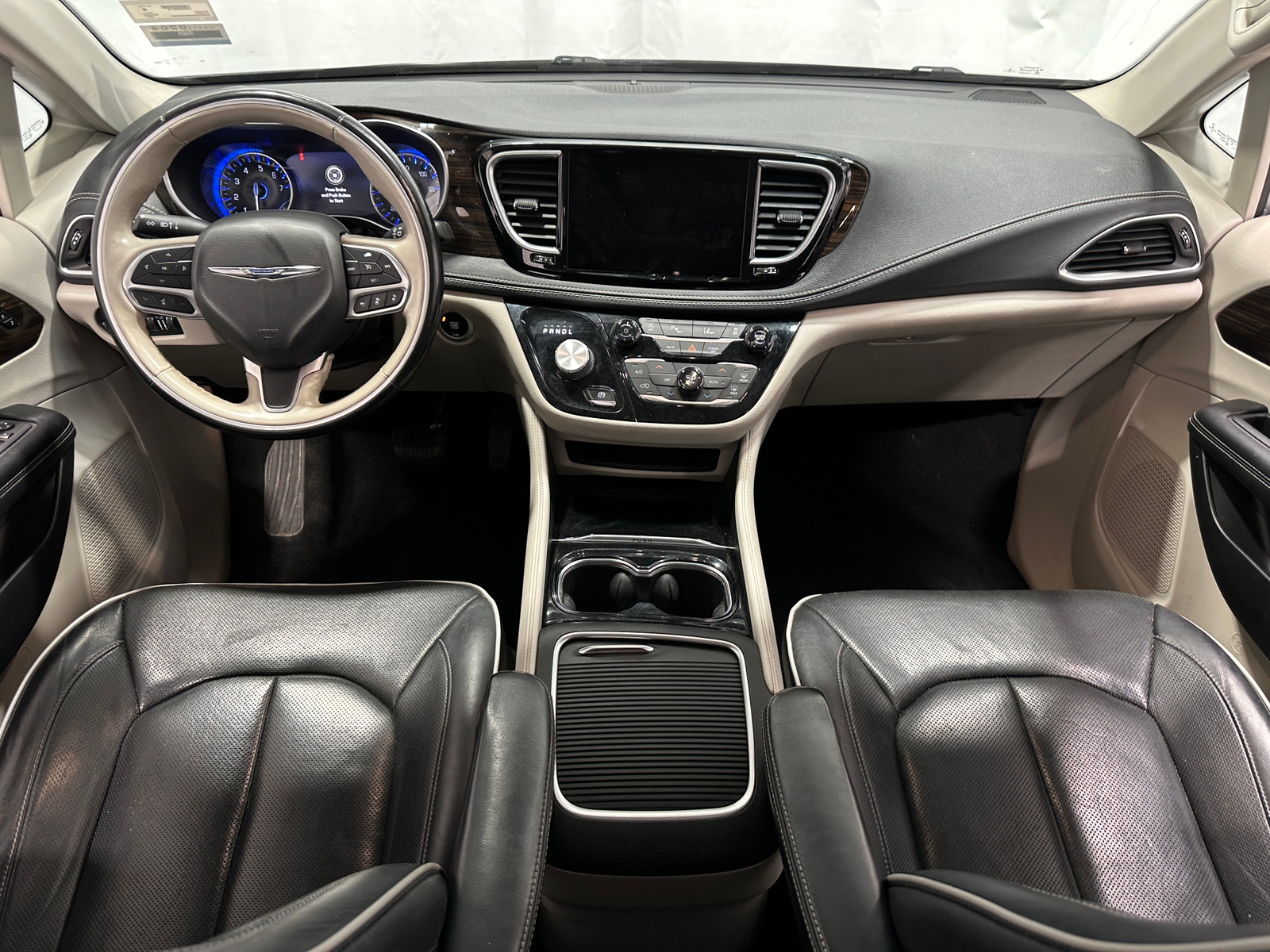 Thumbnail: 2021 Chrysler Pacifica - 2