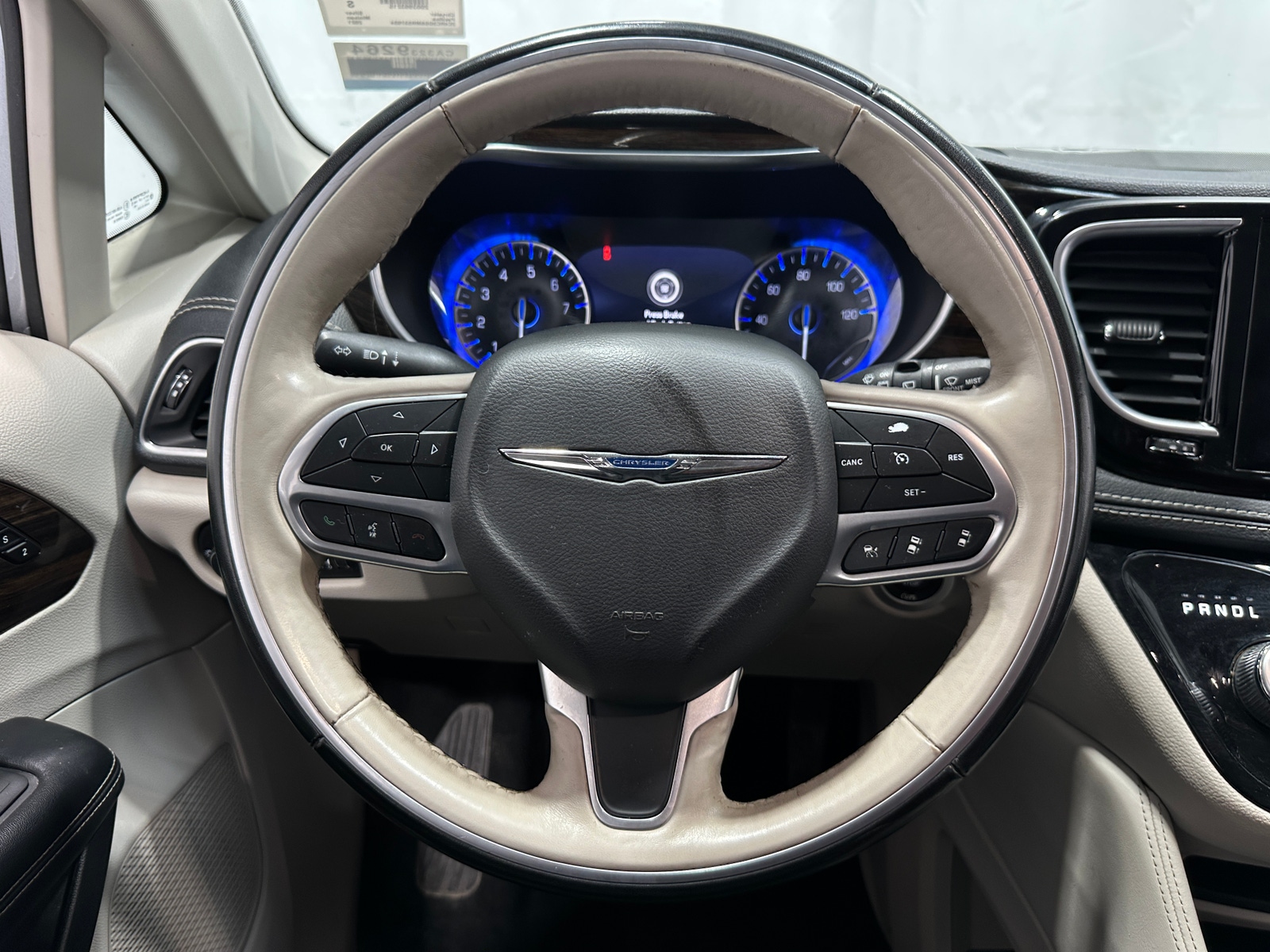 Thumbnail: 2021 Chrysler Pacifica - 4