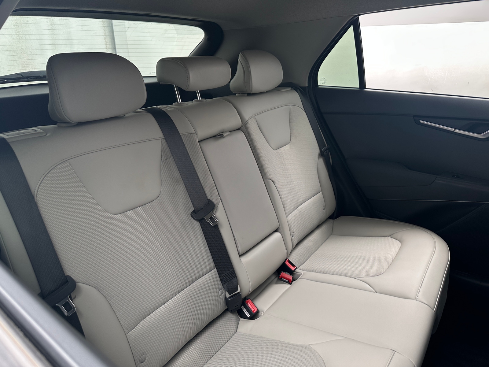 Thumbnail: 2023 Kia Niro - 6