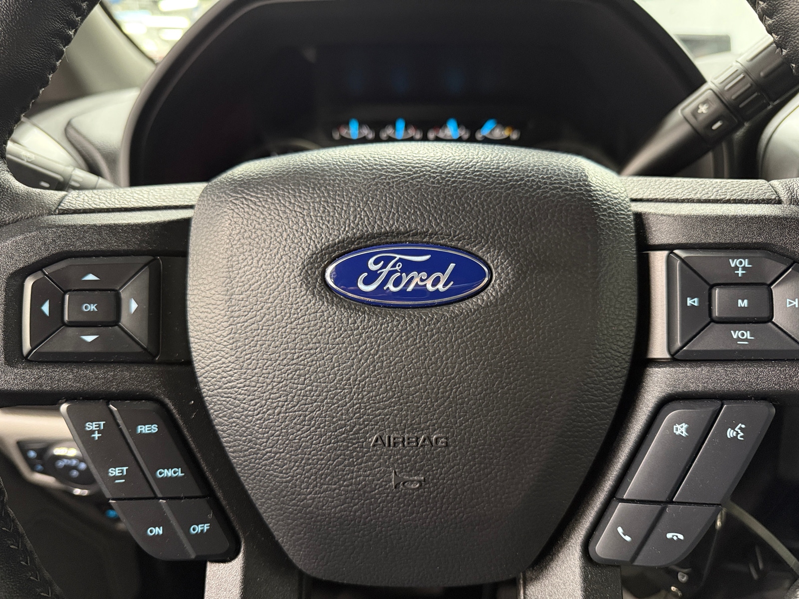 Thumbnail: 2019 Ford Econoline - 5
