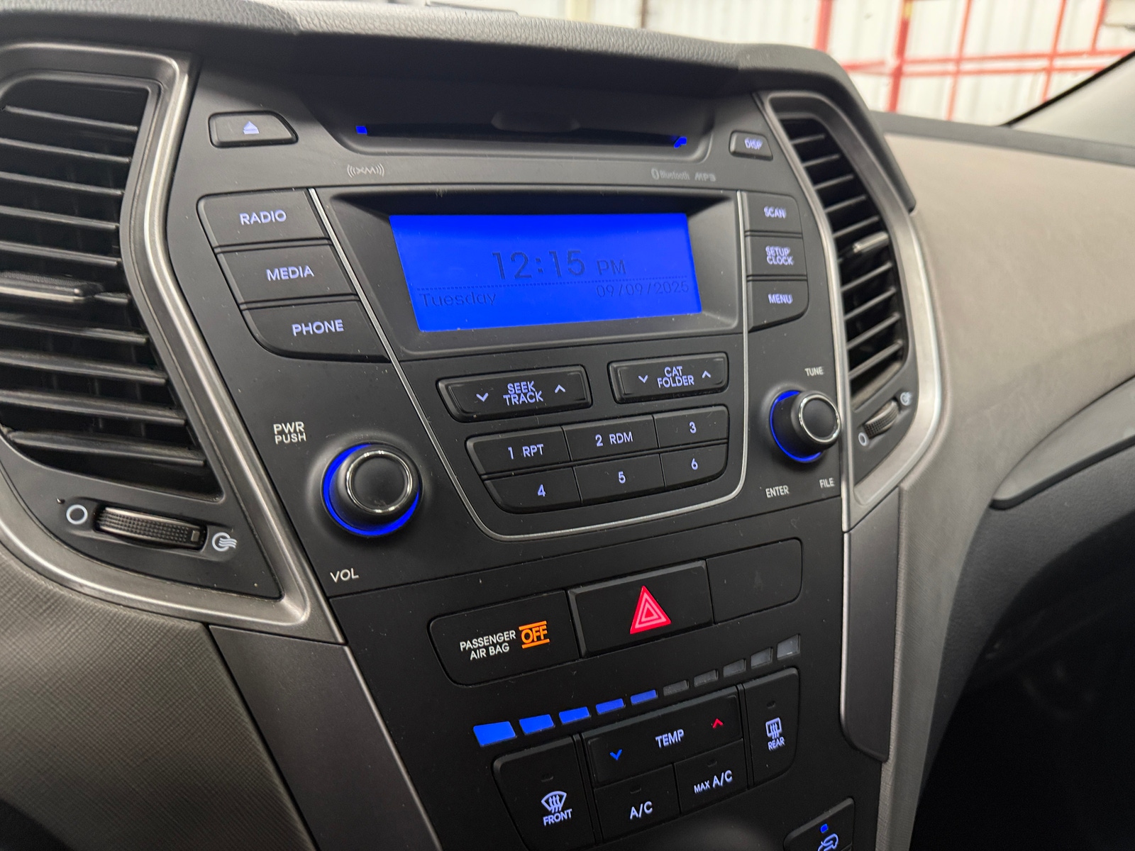 Thumbnail: 2016 Hyundai Santa Fe - 4