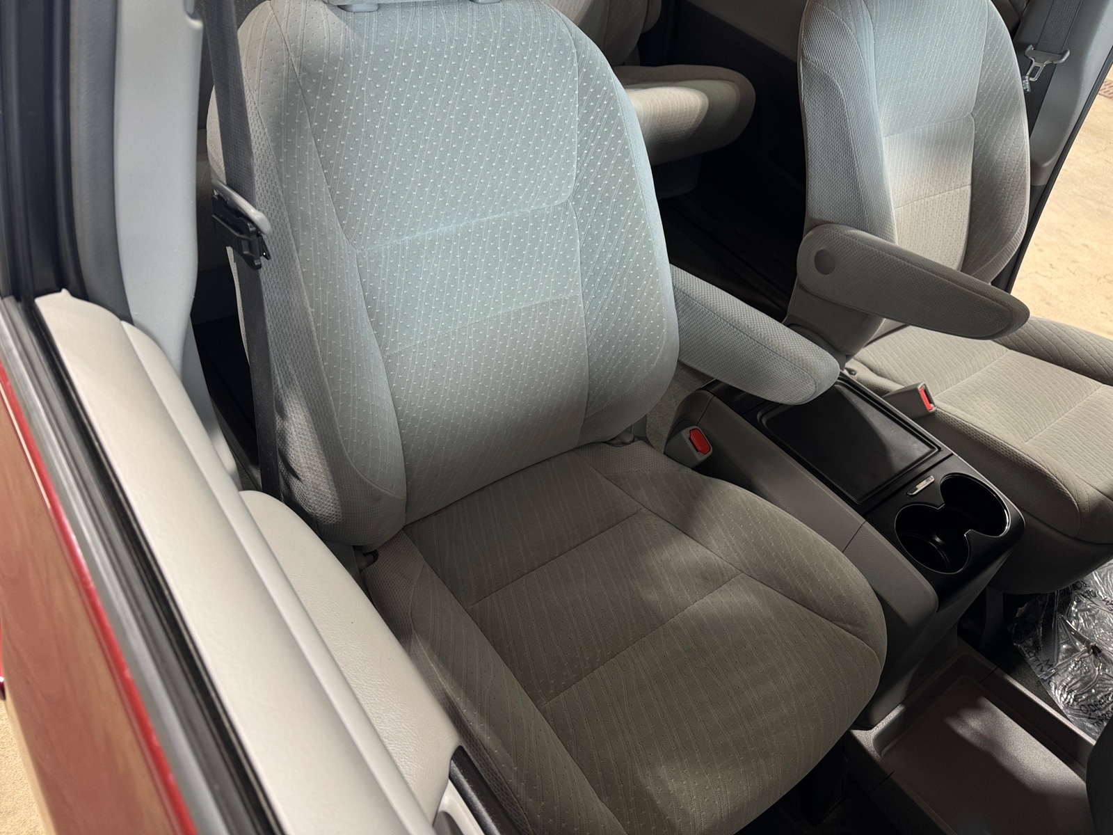 Thumbnail: 2017 Toyota Sienna - 2