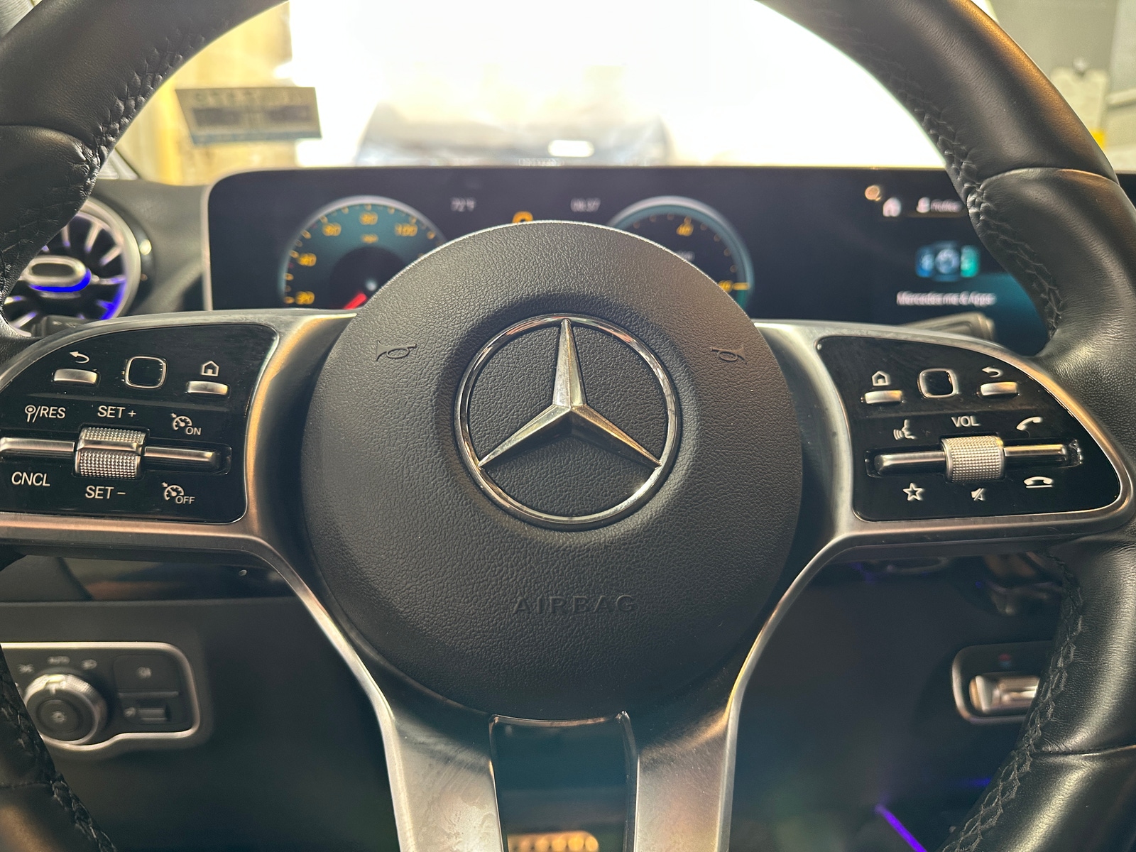 Thumbnail: 2021 Mercedes-Benz GLA - 4