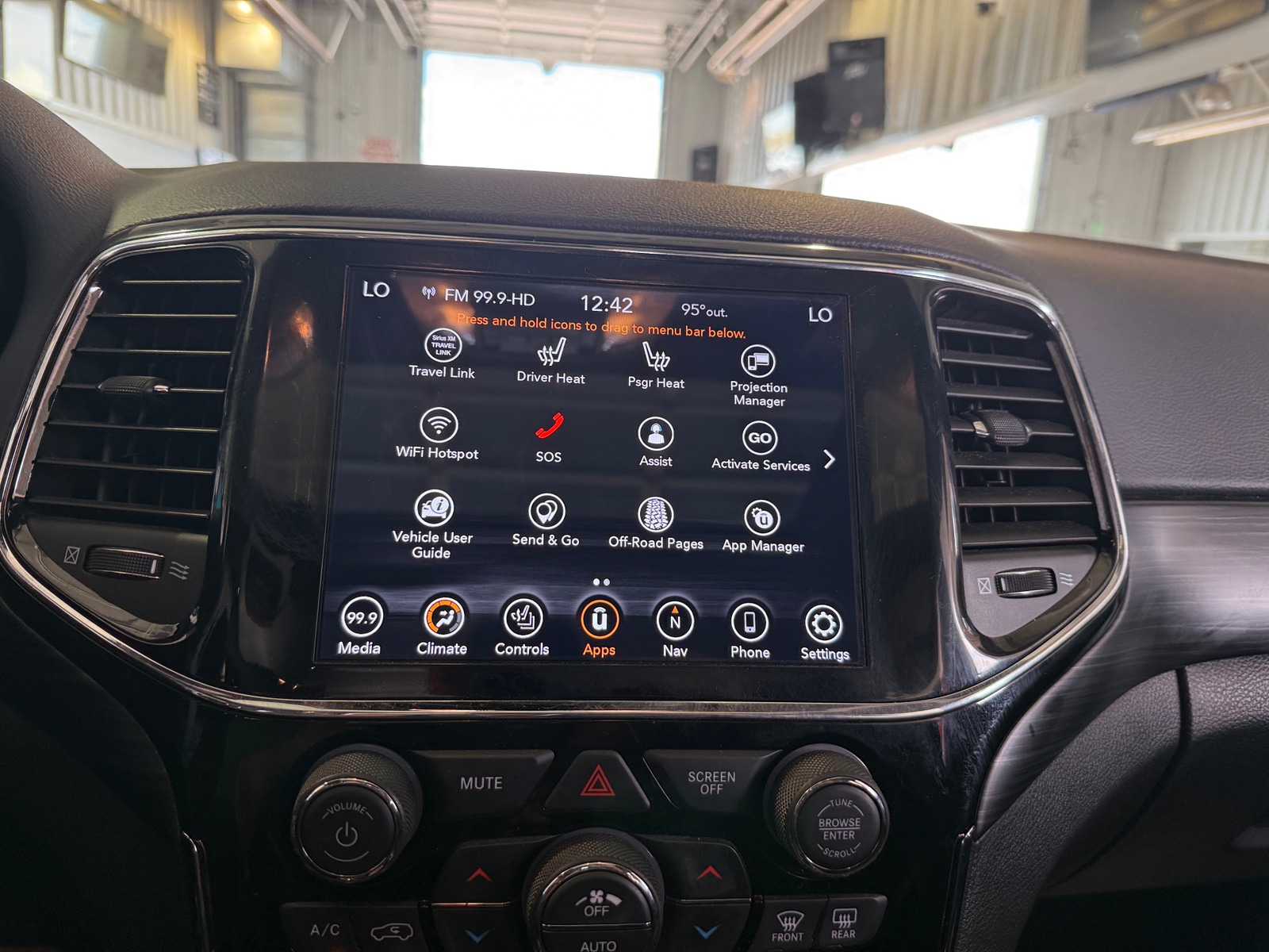 Thumbnail: 2020 Jeep Grand Cherokee - 4