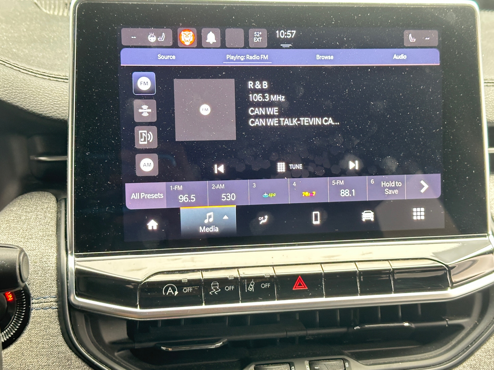 Thumbnail: 2023 Jeep Compass - 4
