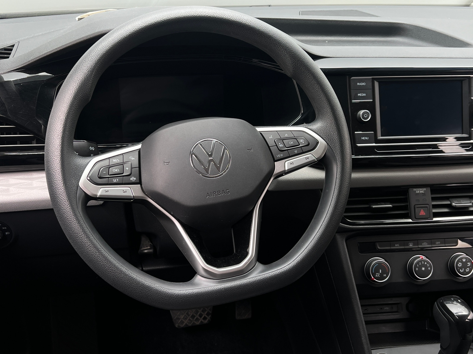 Thumbnail: 2022 Volkswagen Taos - 5