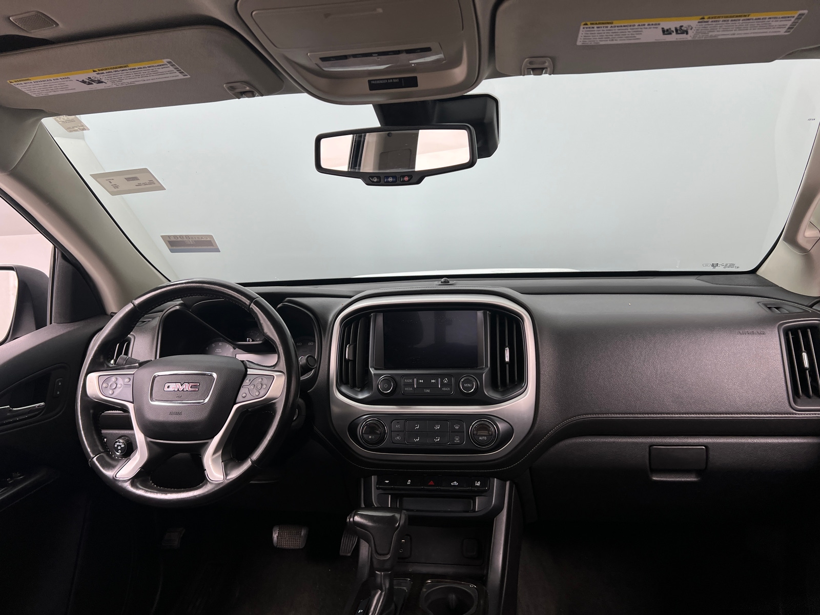 Thumbnail: 2018 GMC Canyon - 3