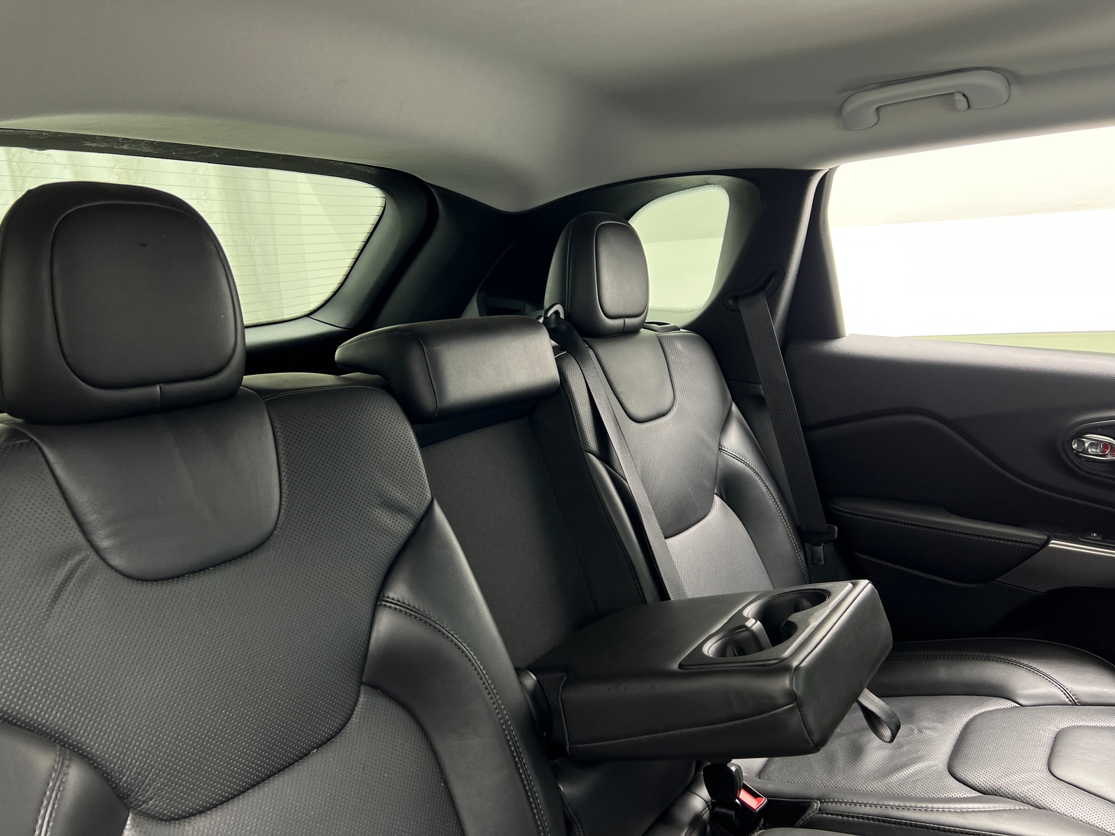 Thumbnail: 2020 Jeep Cherokee - 5