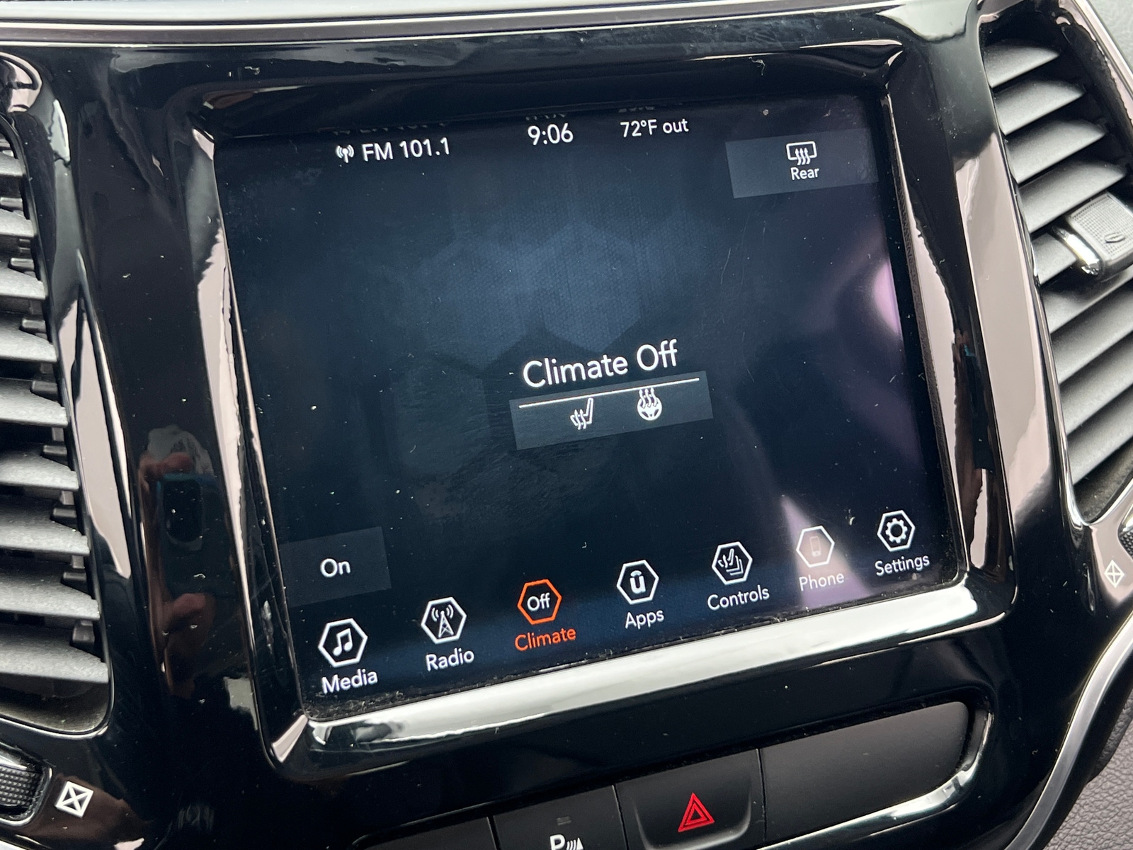 Thumbnail: 2020 Jeep Cherokee - 3
