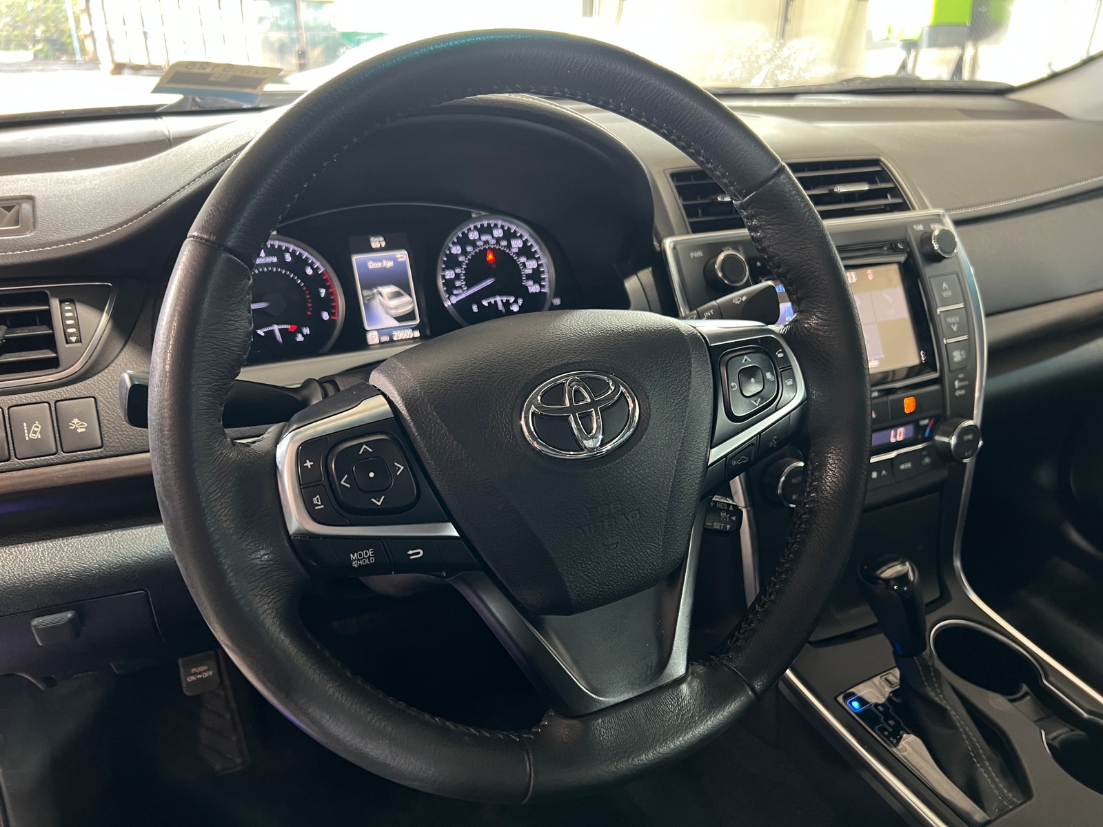 Thumbnail: 2017 Toyota Camry - 4