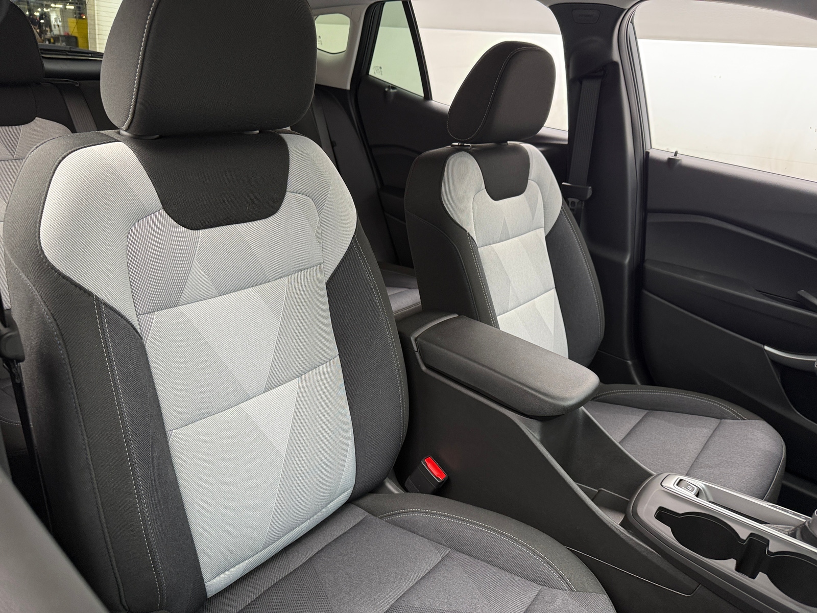 Thumbnail: 2025 Chevrolet Trax - 2