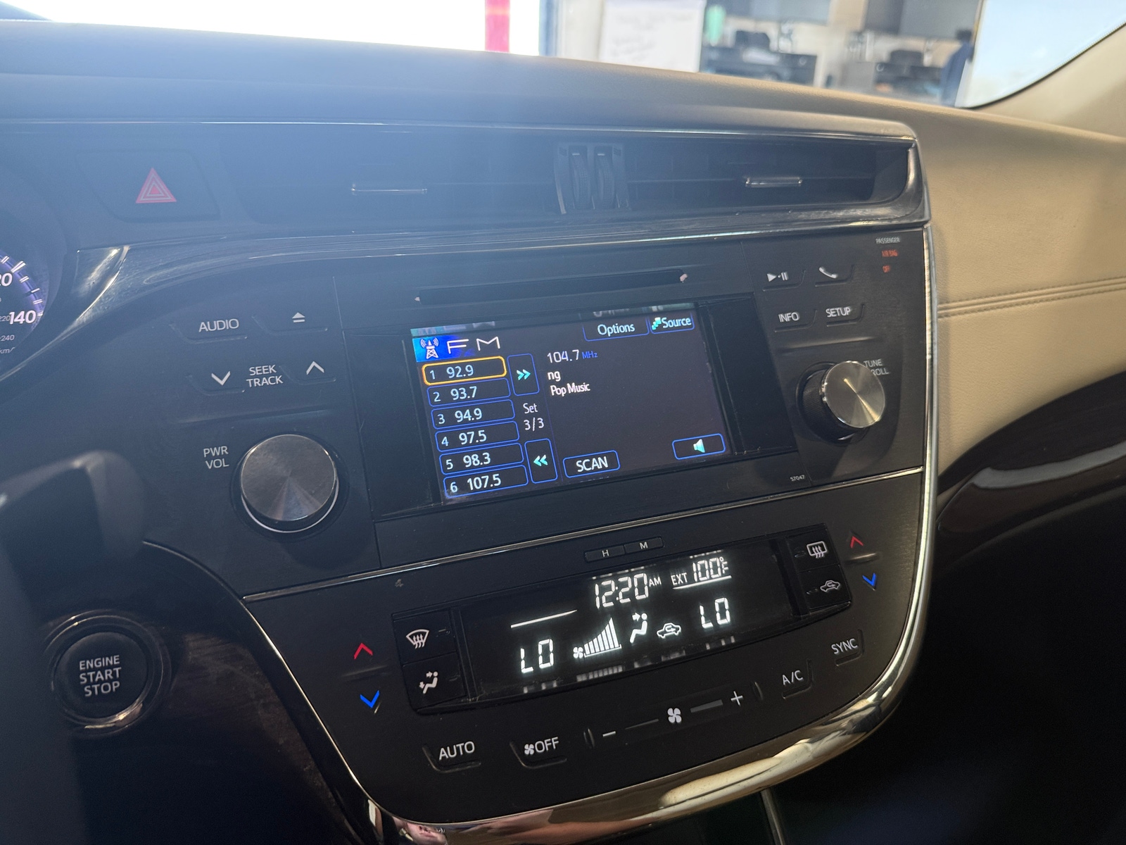 Thumbnail: 2013 Toyota Avalon - 3